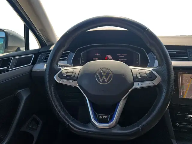 Volkswagen Passat view 13