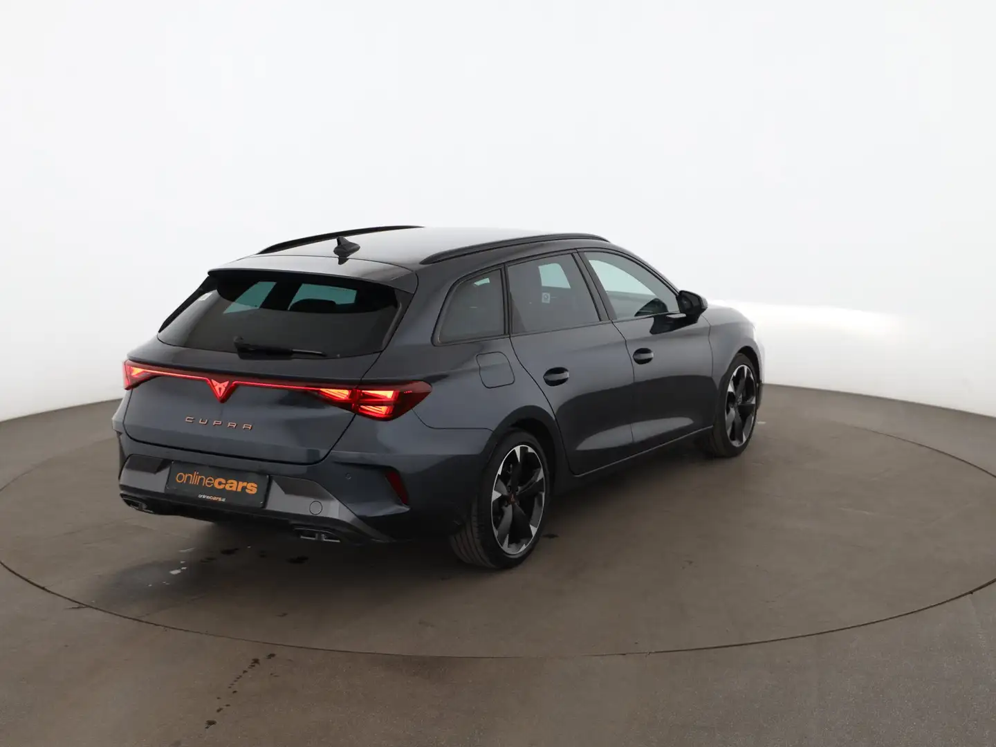 CUPRA Leon Sportstourer 2.0 TDI Aut LED RADAR LEDER Grau - 2