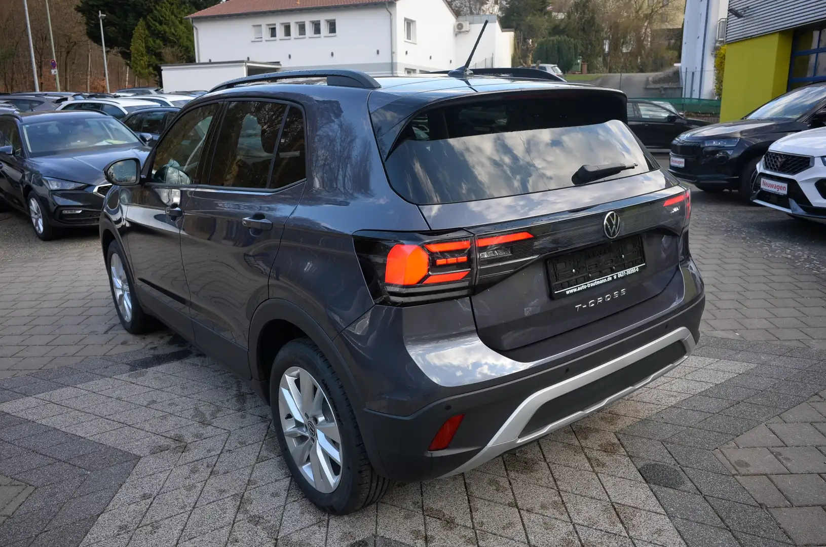 Volkswagen T-Cross 1.5 TSI OPF DSG Life +KAMERA+AHK+17"Alu Grau - 2