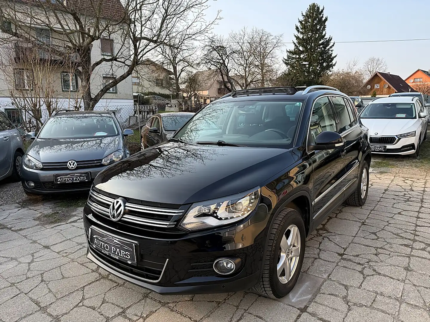 Volkswagen Tiguan 2,0 TDI Sky BMT-PANORAMA-XENON-SEHR GEPFLEGT Schwarz - 1