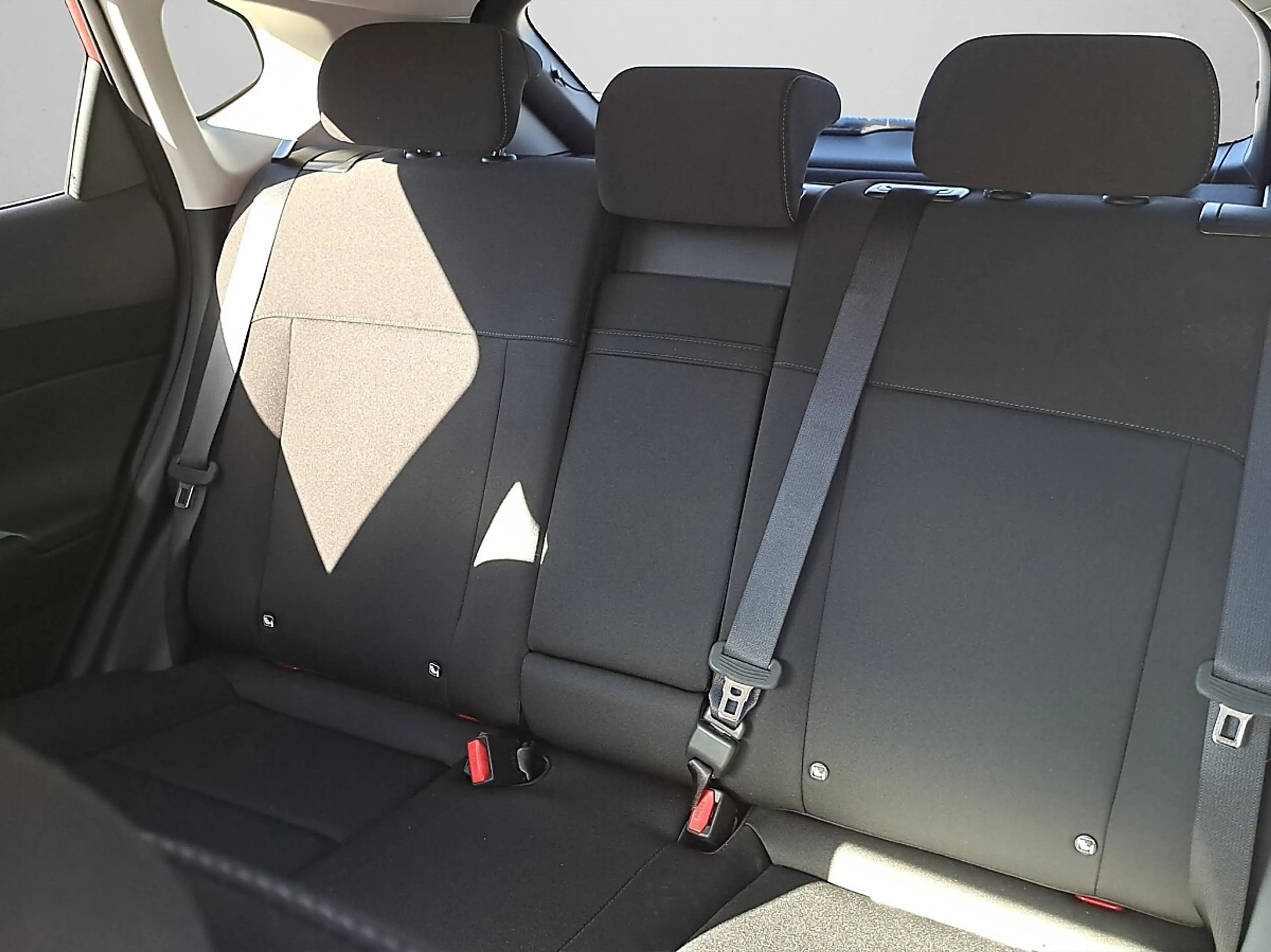 Hyundai KONA Kona 1,6 GDI HEV Go Plus DCT — photo 12