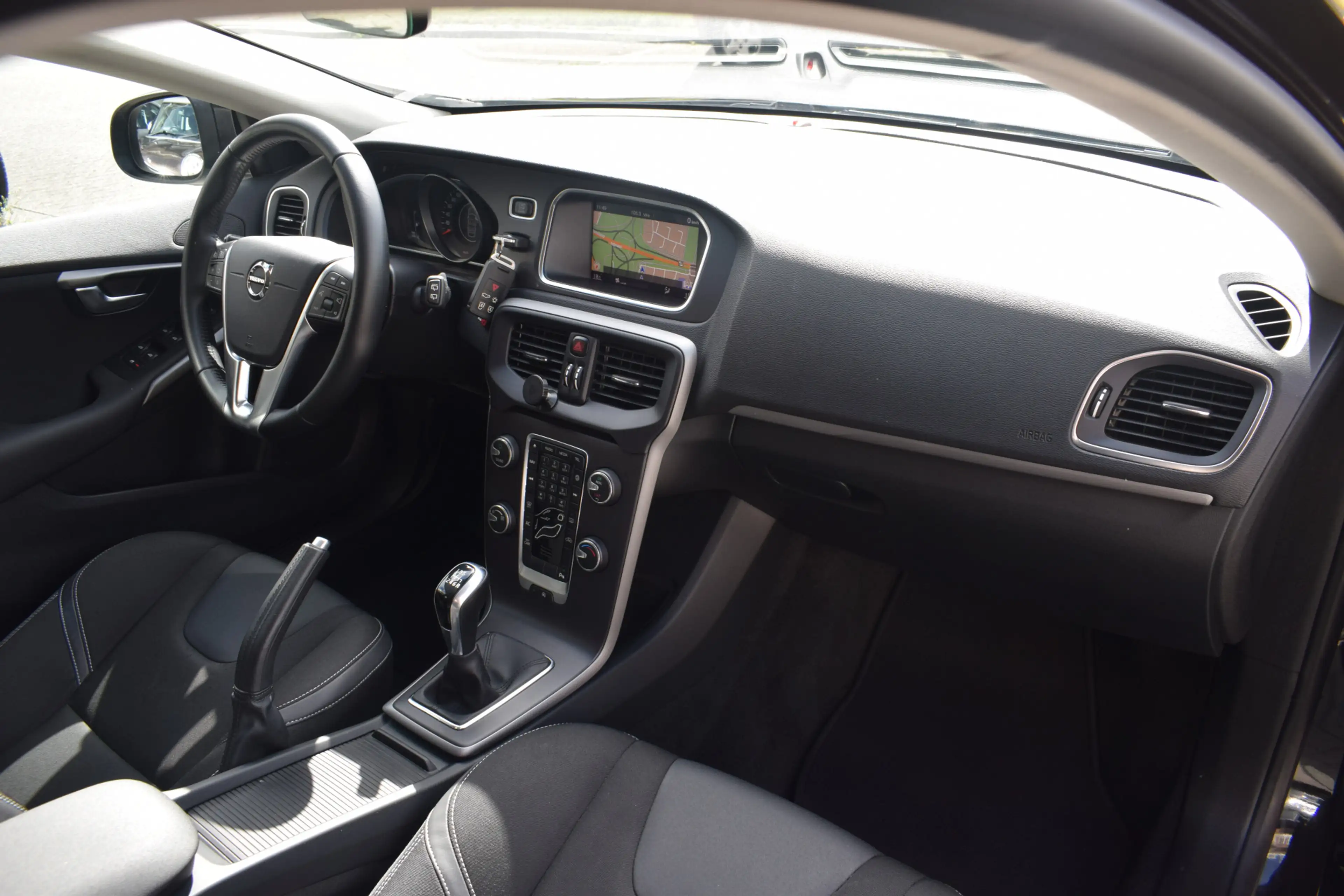 Volvo V40 2.0 T2 Inscription 103.914 — photo 19