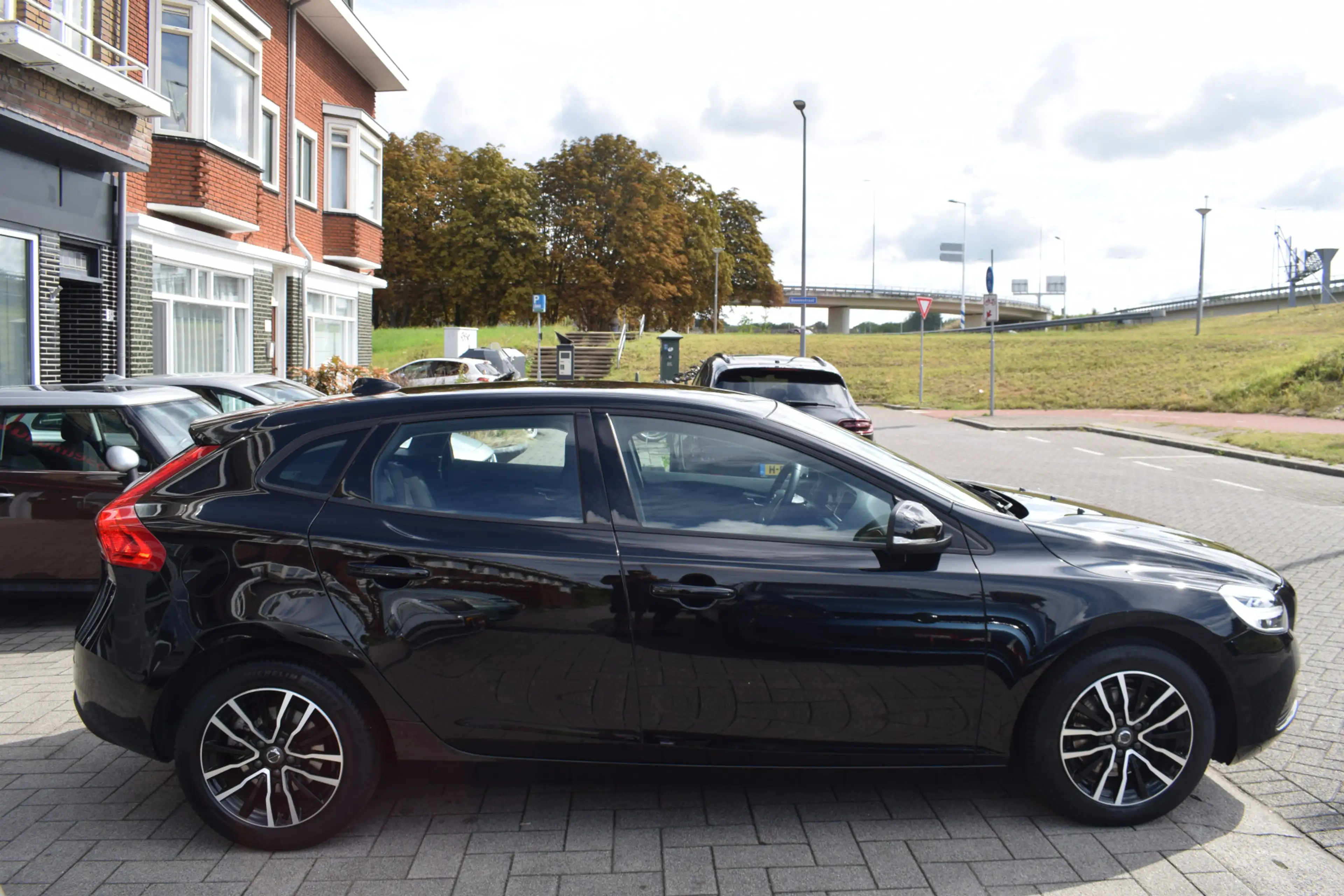 Volvo V40 2.0 T2 Inscription 103.914 — photo 7