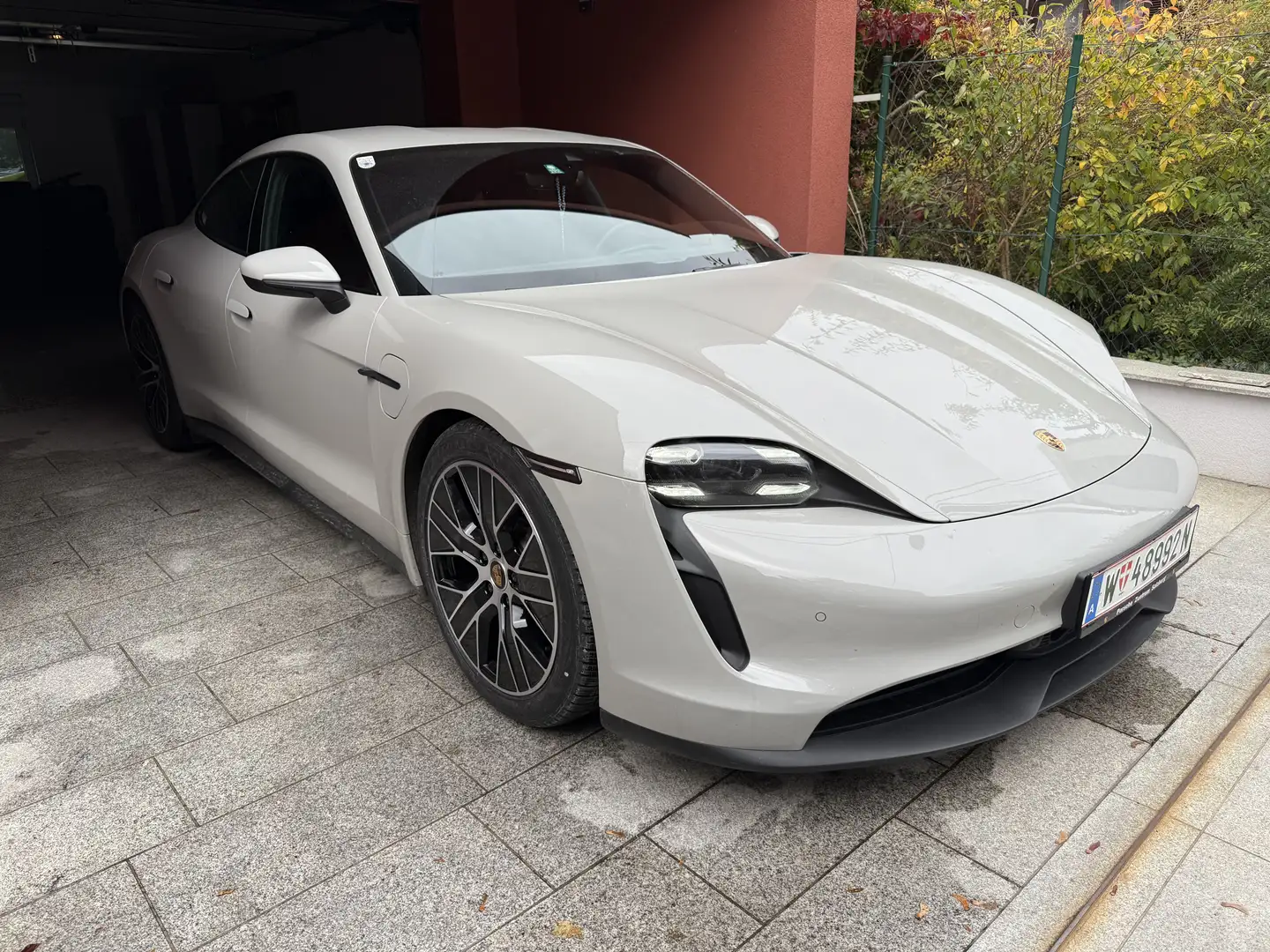 Porsche Taycan 4S Plus 93kWh kreide PSCB 21“ BOSE „approved - 1