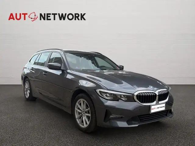 BMW 3 Series view 3