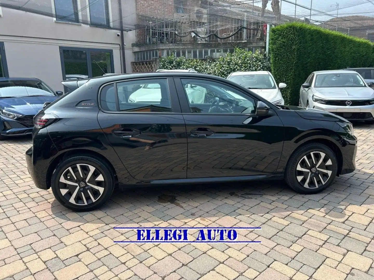 Peugeot 208 1.2 Hybrid 100 e-DCS6 Style KM 0 Nero - 2