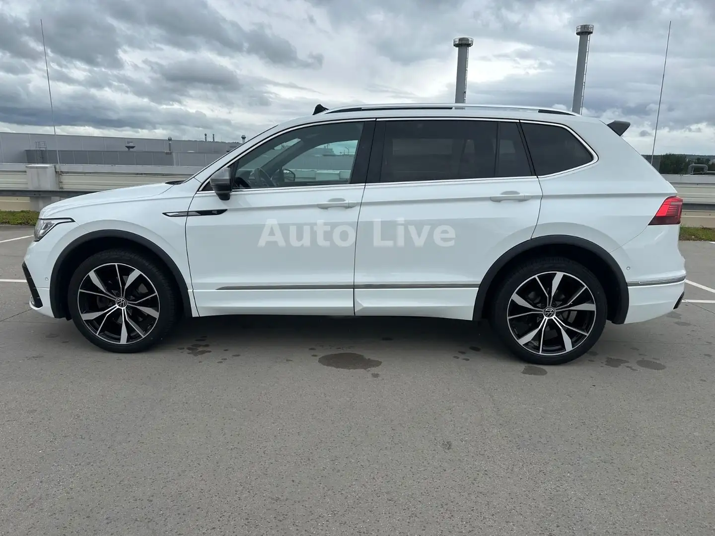 Volkswagen Tiguan Allspace 2.0 TDI DSG*4M*R LINE*PANO*VOL Weiß - 2