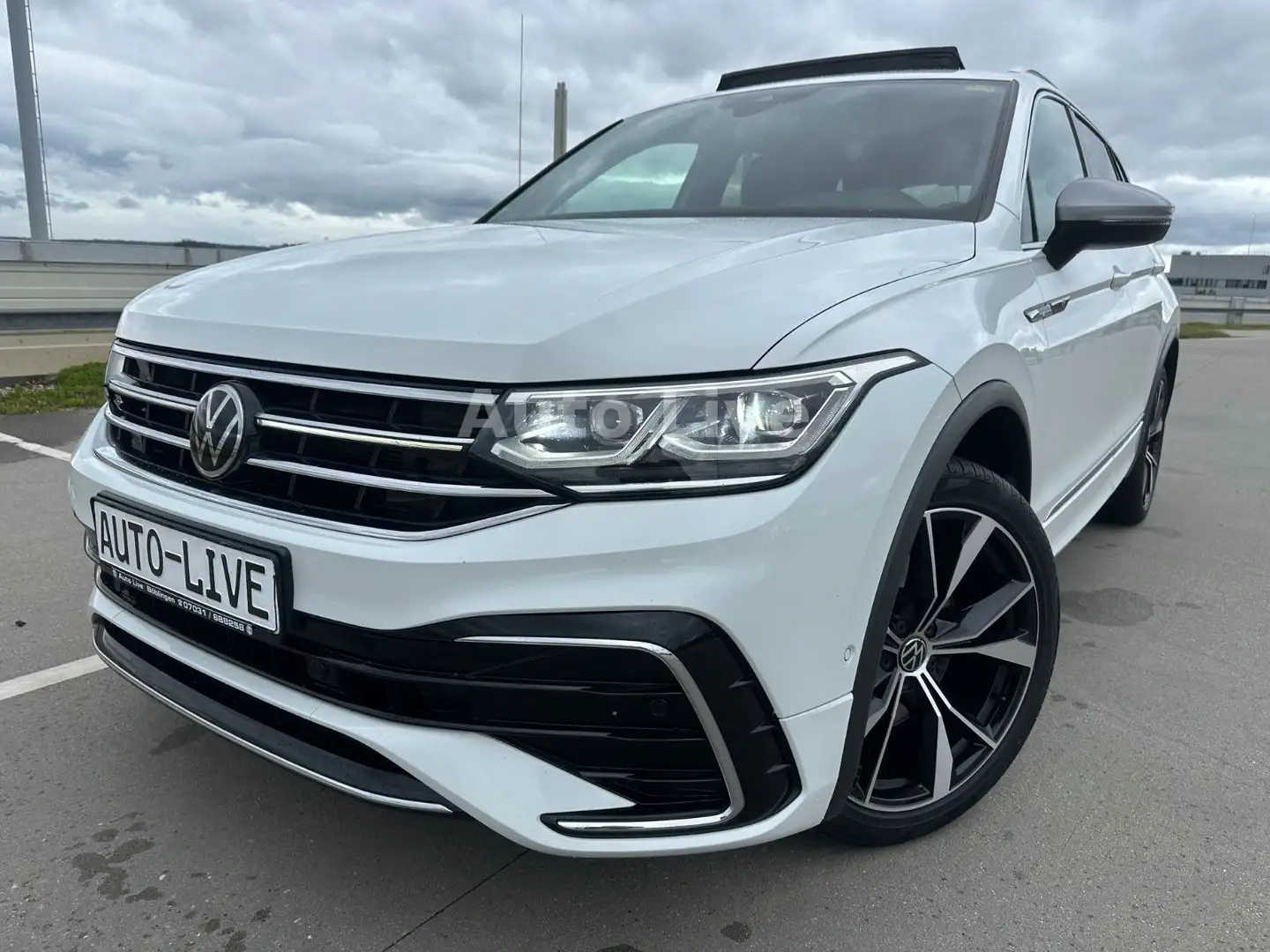 Volkswagen Tiguan Allspace 2.0 TDI DSG*4M*R LINE*PANO*VOL Weiß - 1