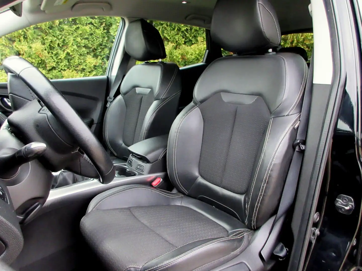 Renault Kadjar 1.2 TCe Intens*Navi*Camera*Trekhaak* Schwarz - 2