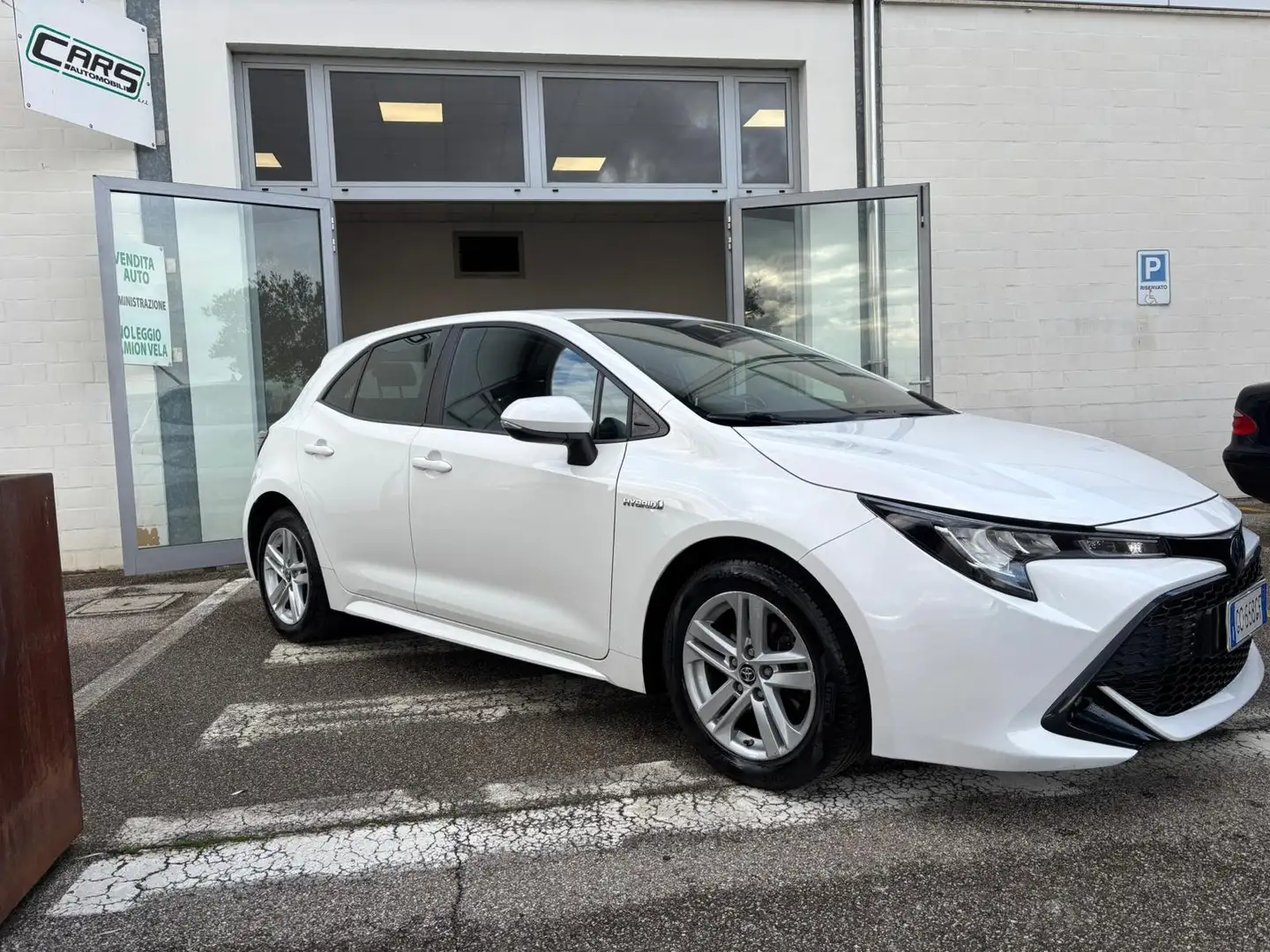 Toyota Corolla Corolla XII 2019 1.8h Active cvt Bianco - 1