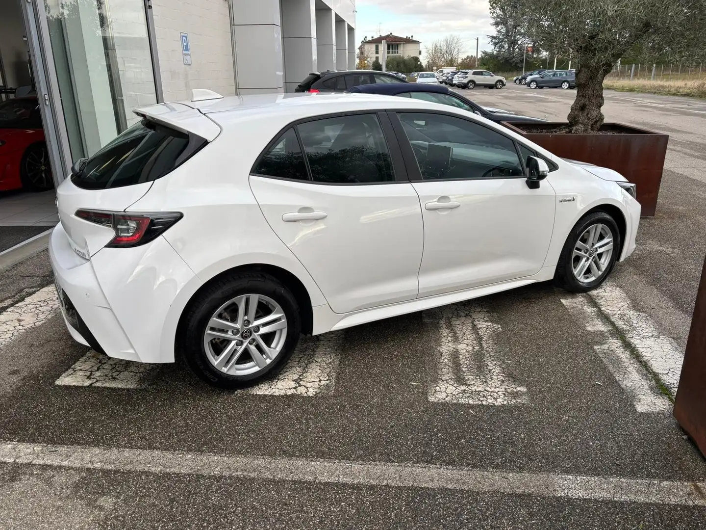 Toyota Corolla Corolla XII 2019 1.8h Active cvt Bianco - 2