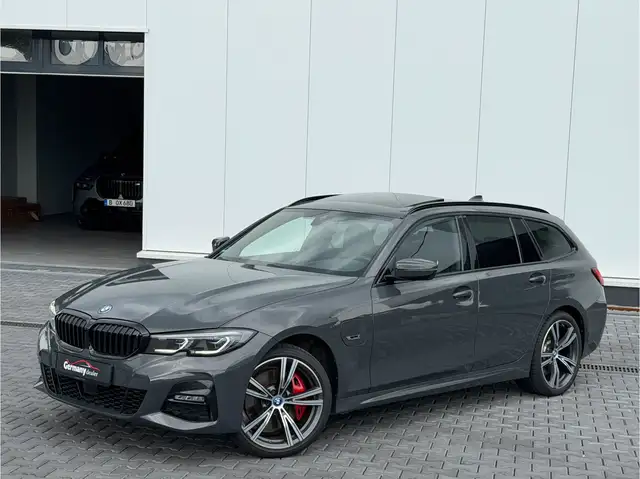BMW 3 Series view 9