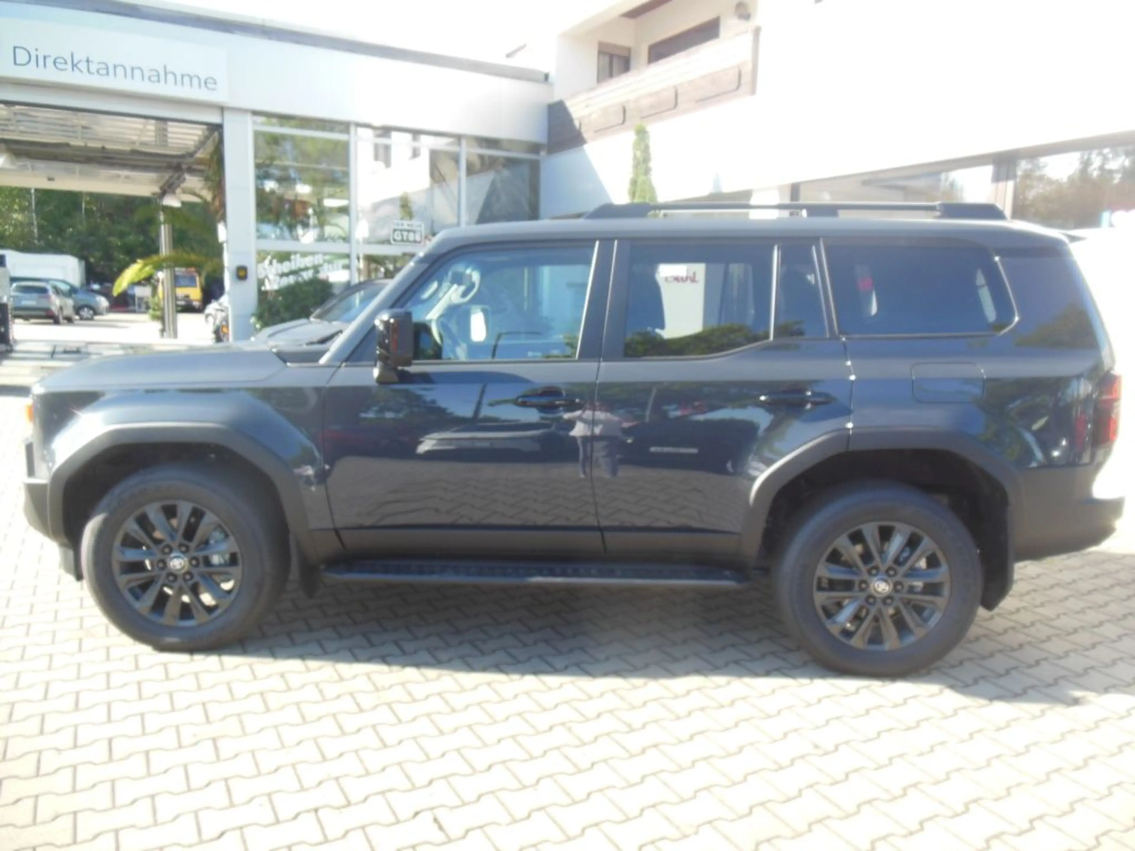 Toyota Land Cruiser 2.8 D-4D Mild-Hybrid Automatik Lounge * sofort Ver — photo 2
