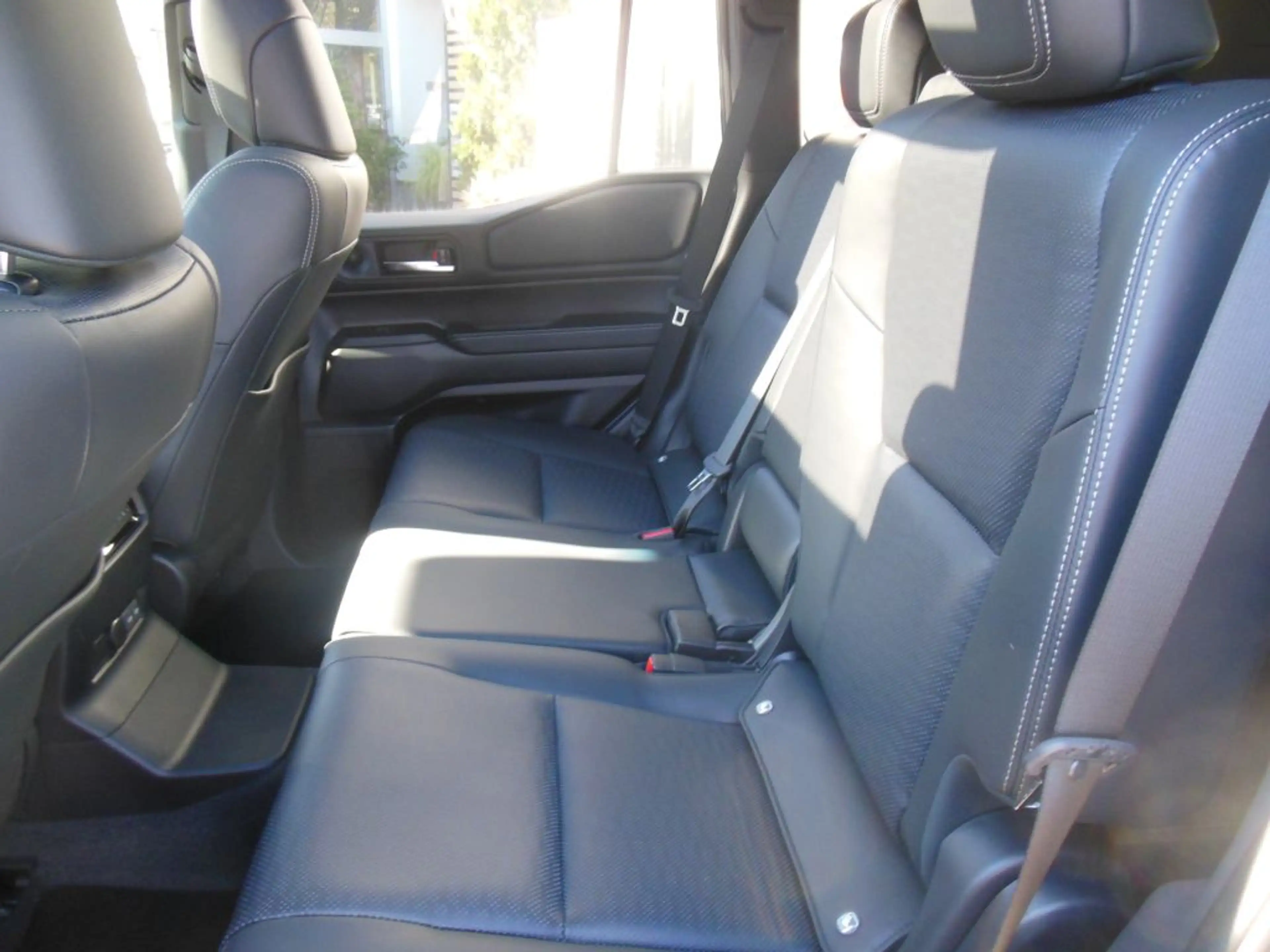 Toyota Land Cruiser 2.8 D-4D Mild-Hybrid Automatik Lounge * sofort Ver — photo 12