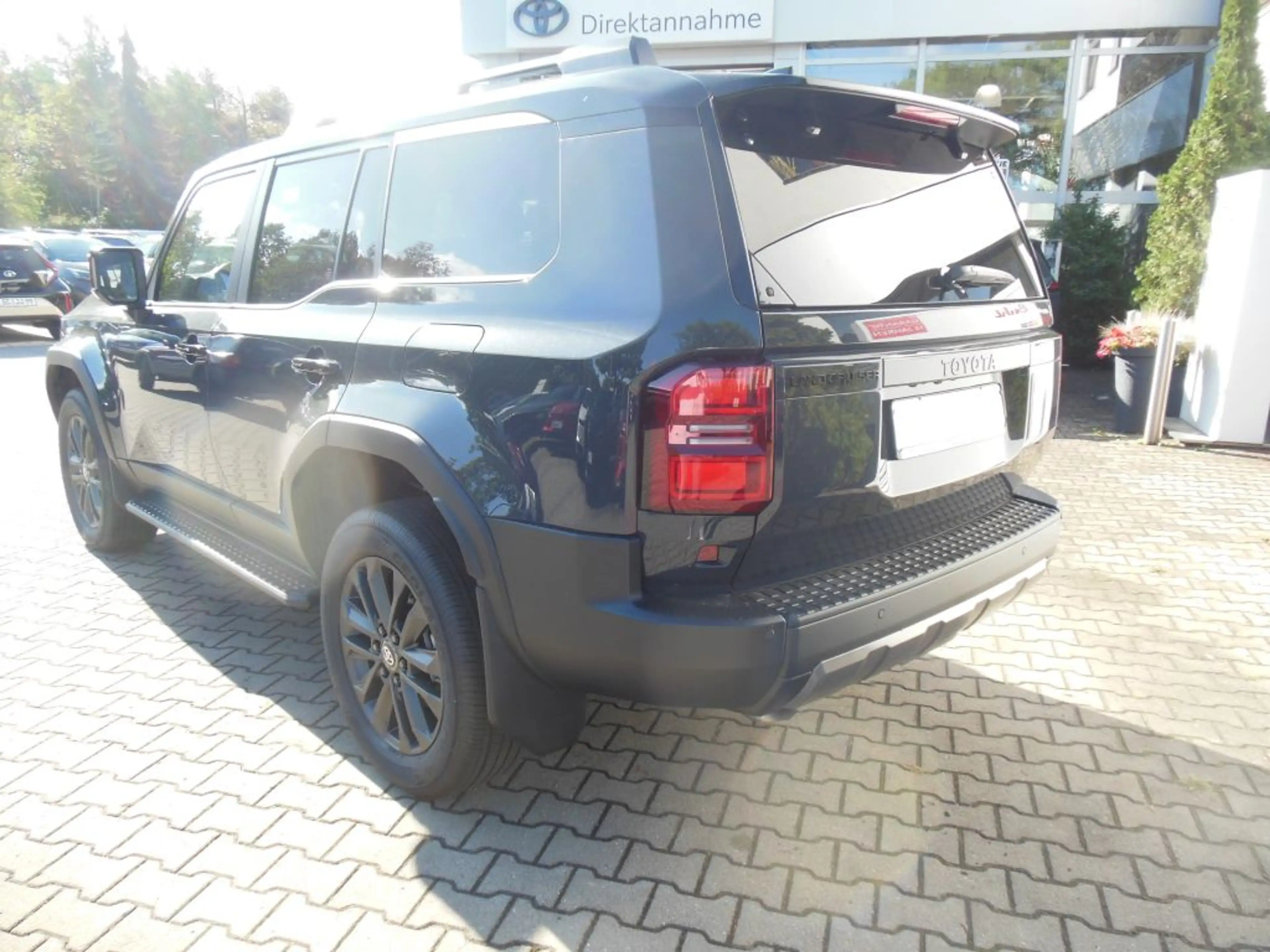 Toyota Land Cruiser 2.8 D-4D Mild-Hybrid Automatik Lounge * sofort Ver — photo 3