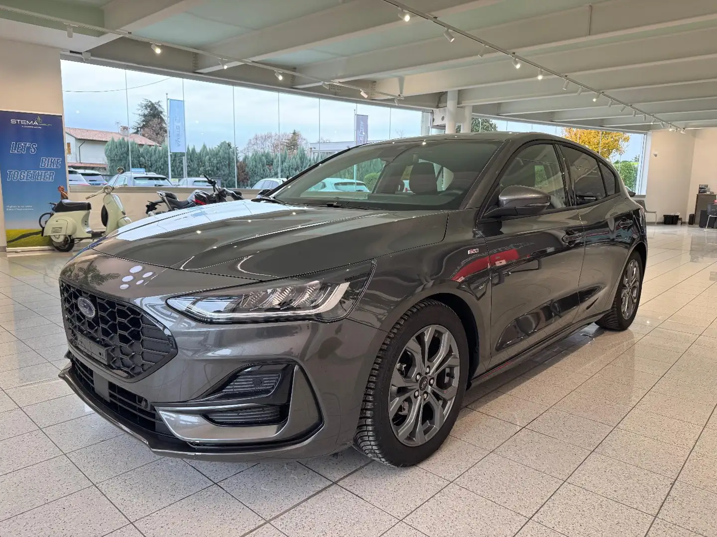 Ford Focus 1.0 125 CV Hybrid ST-Line GOMME M+S - VARI COLORI Gris - 1