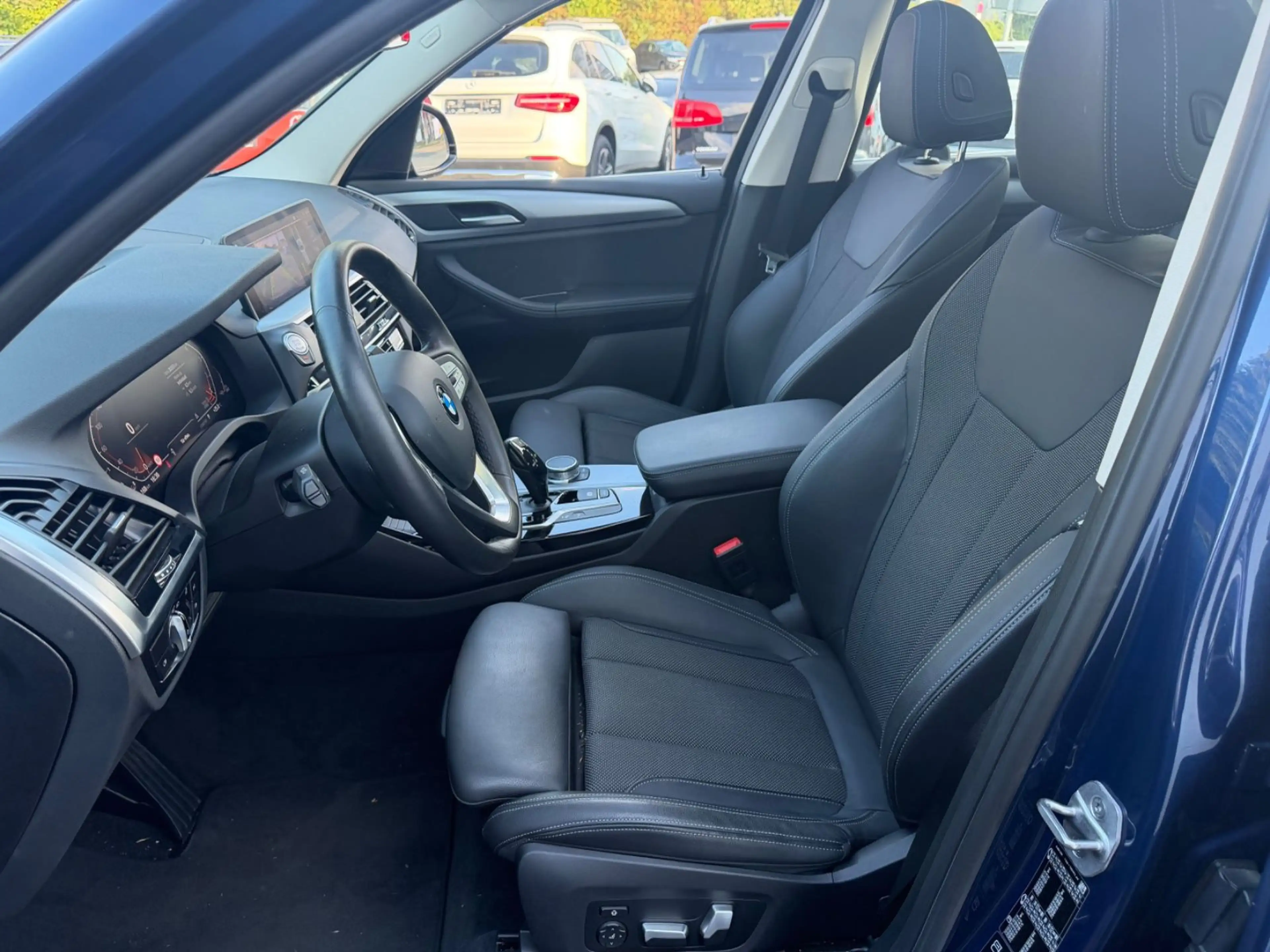 BMW X3 xDrive 20 i*AHK*KAMERA*ACC*PANO — photo 10