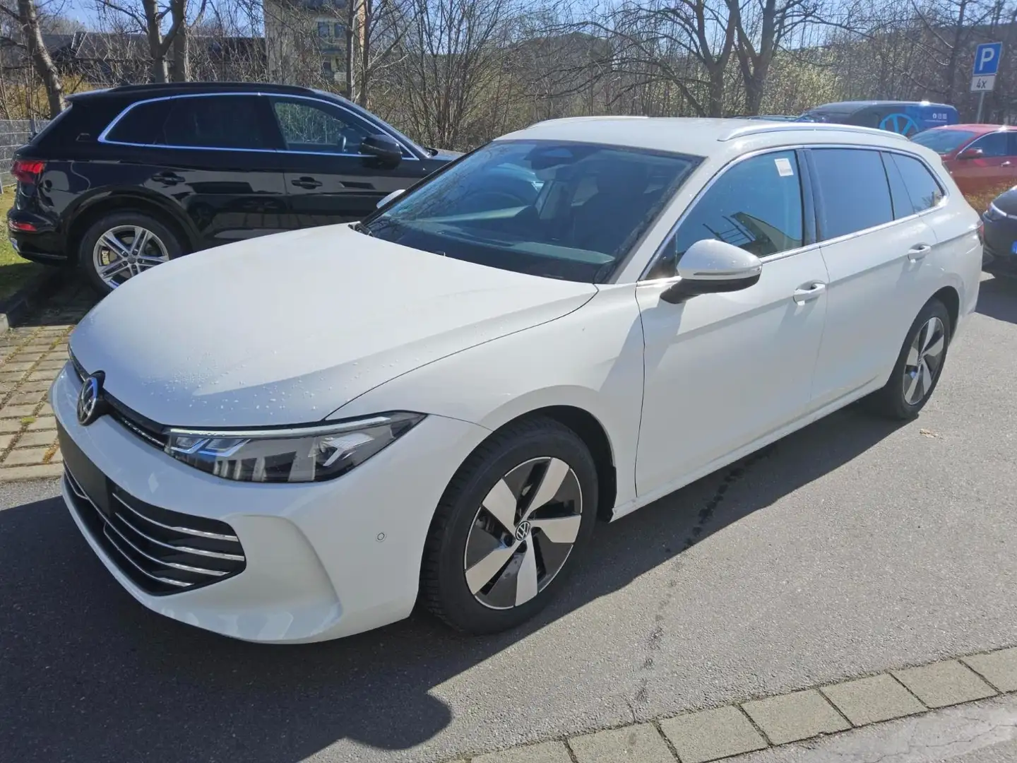 Volkswagen Passat Variant 1.5 eTSI Business AHK ACC LED USB Weiß - 2