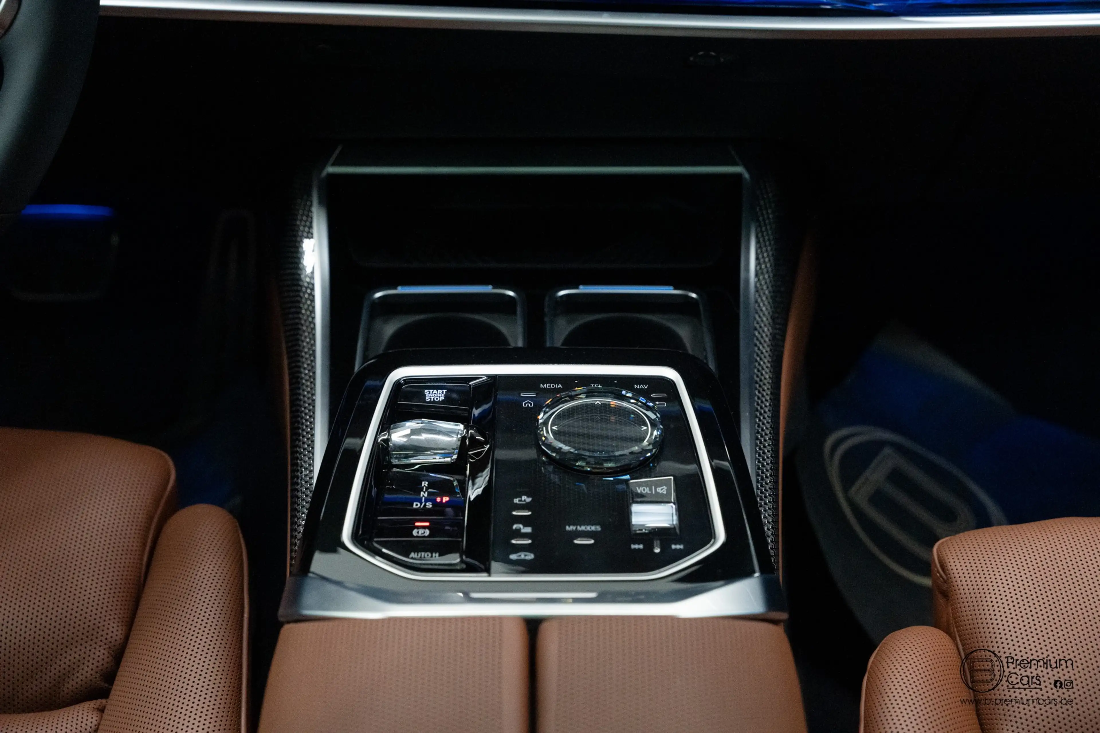 BMW 760 xDrive Individual! MEGA FULL OPTIONS! — photo 28