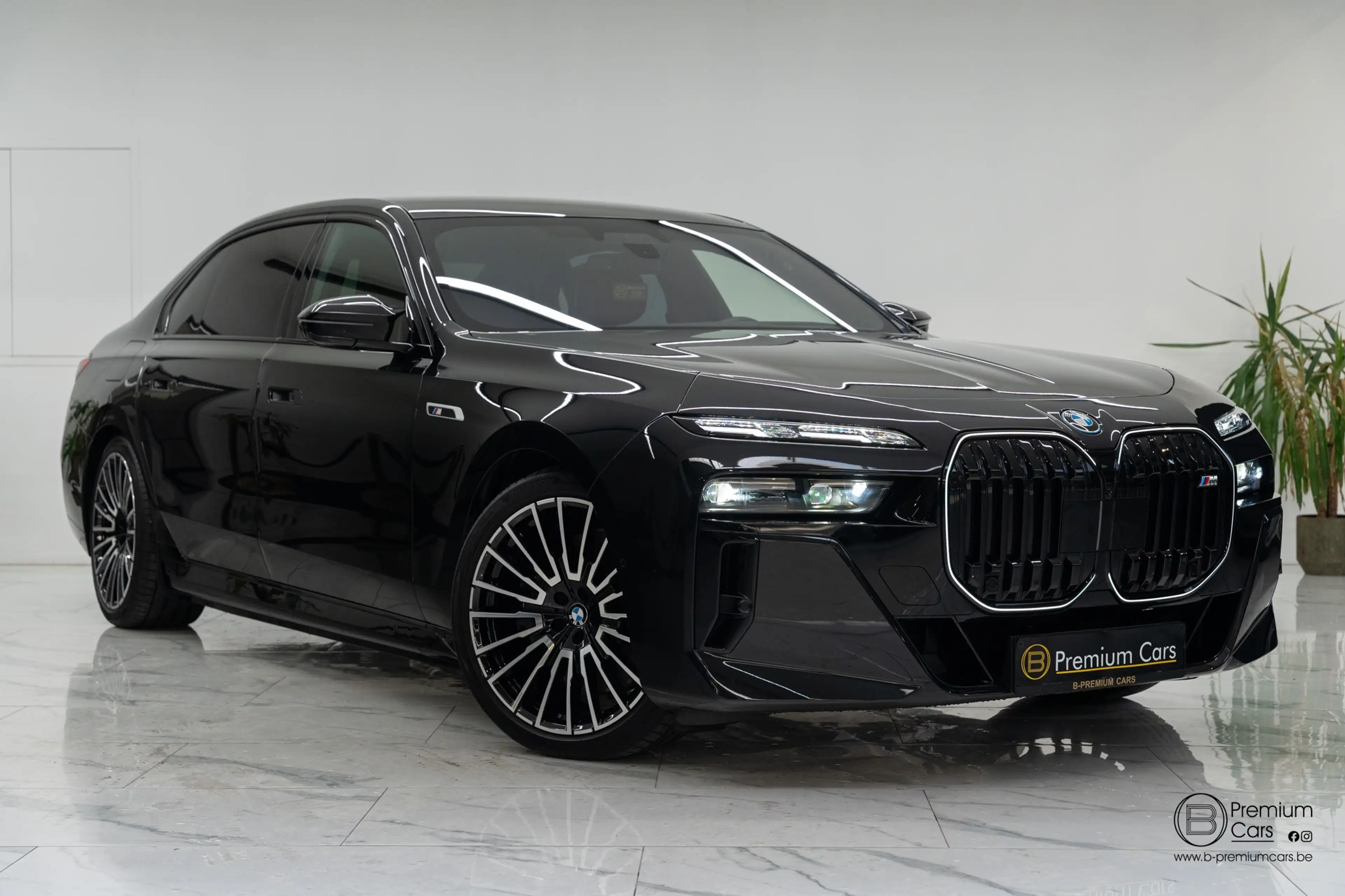 BMW 760 xDrive Individual! MEGA FULL OPTIONS! — photo 7