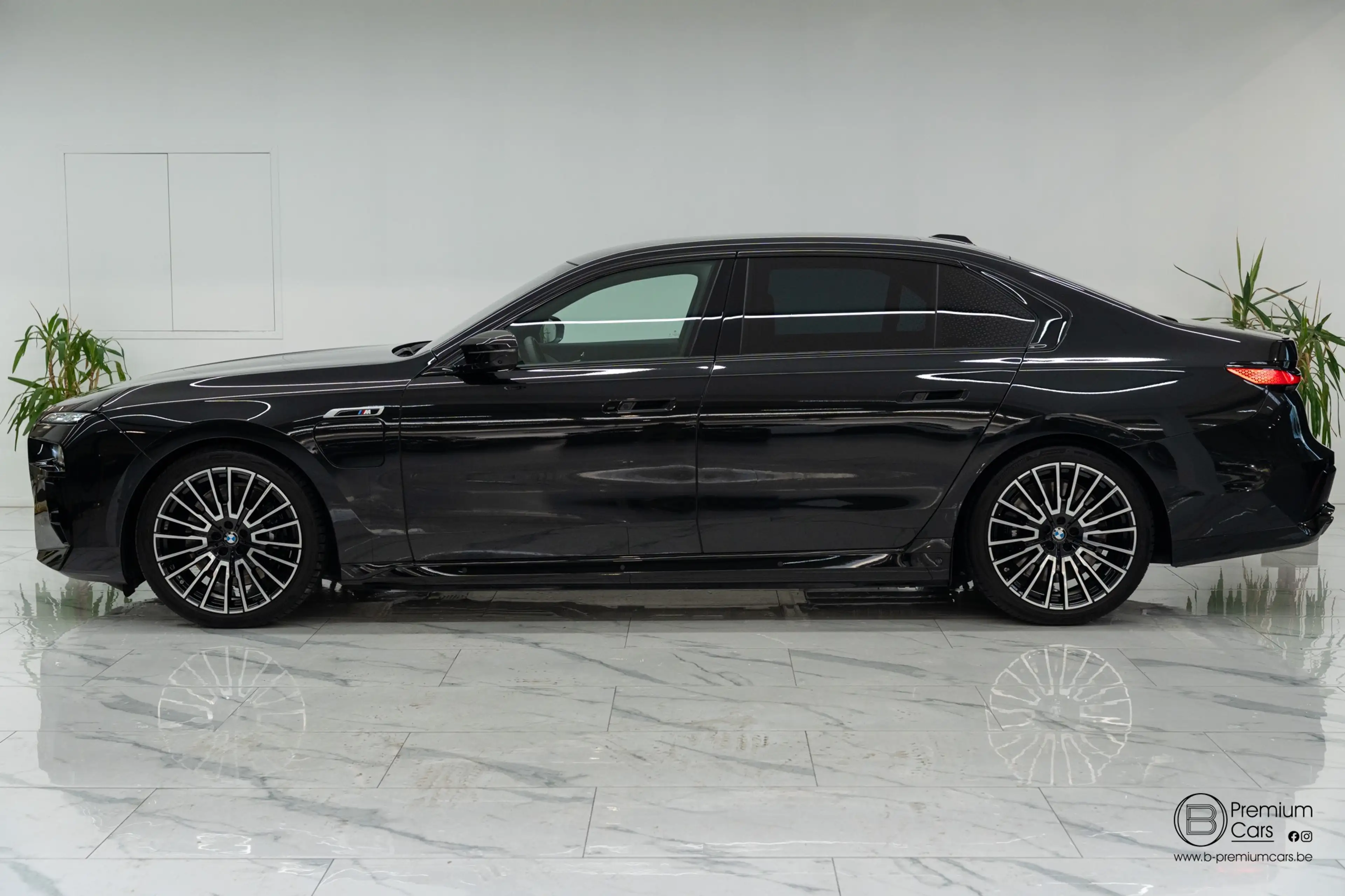 BMW 760 xDrive Individual! MEGA FULL OPTIONS! — photo 9