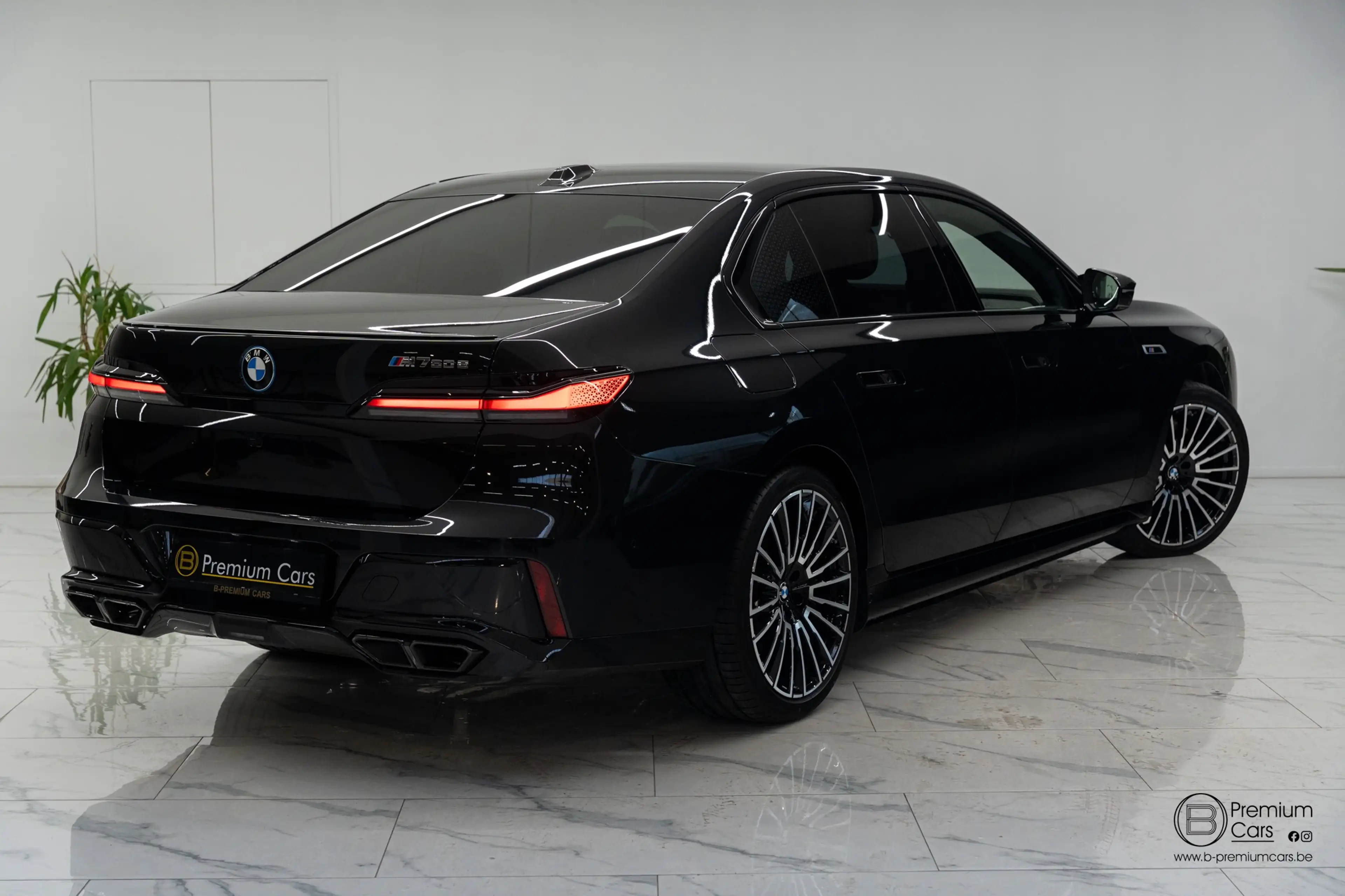 BMW 760 xDrive Individual! MEGA FULL OPTIONS! — photo 20