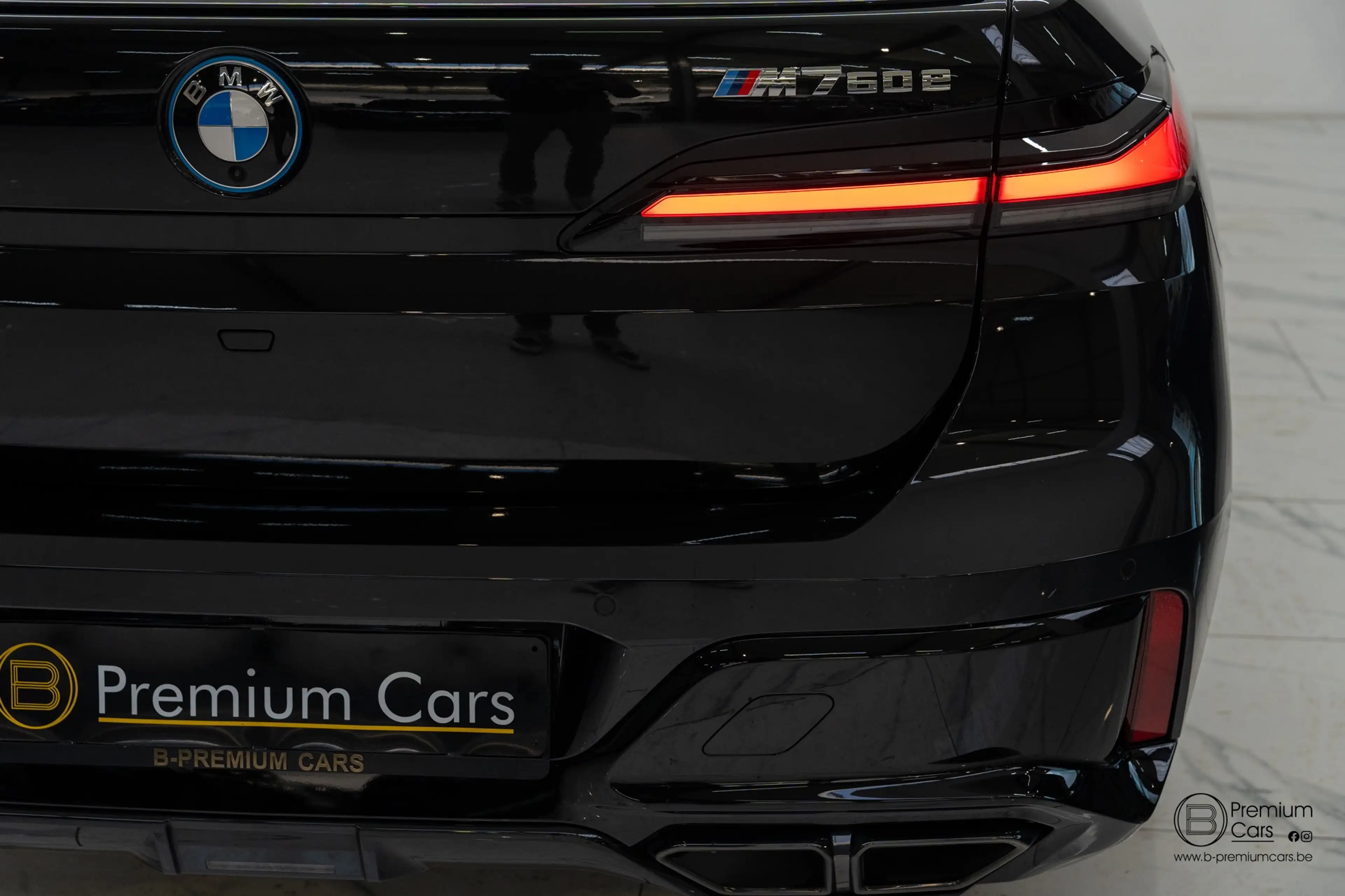 BMW 760 xDrive Individual! MEGA FULL OPTIONS! — photo 17