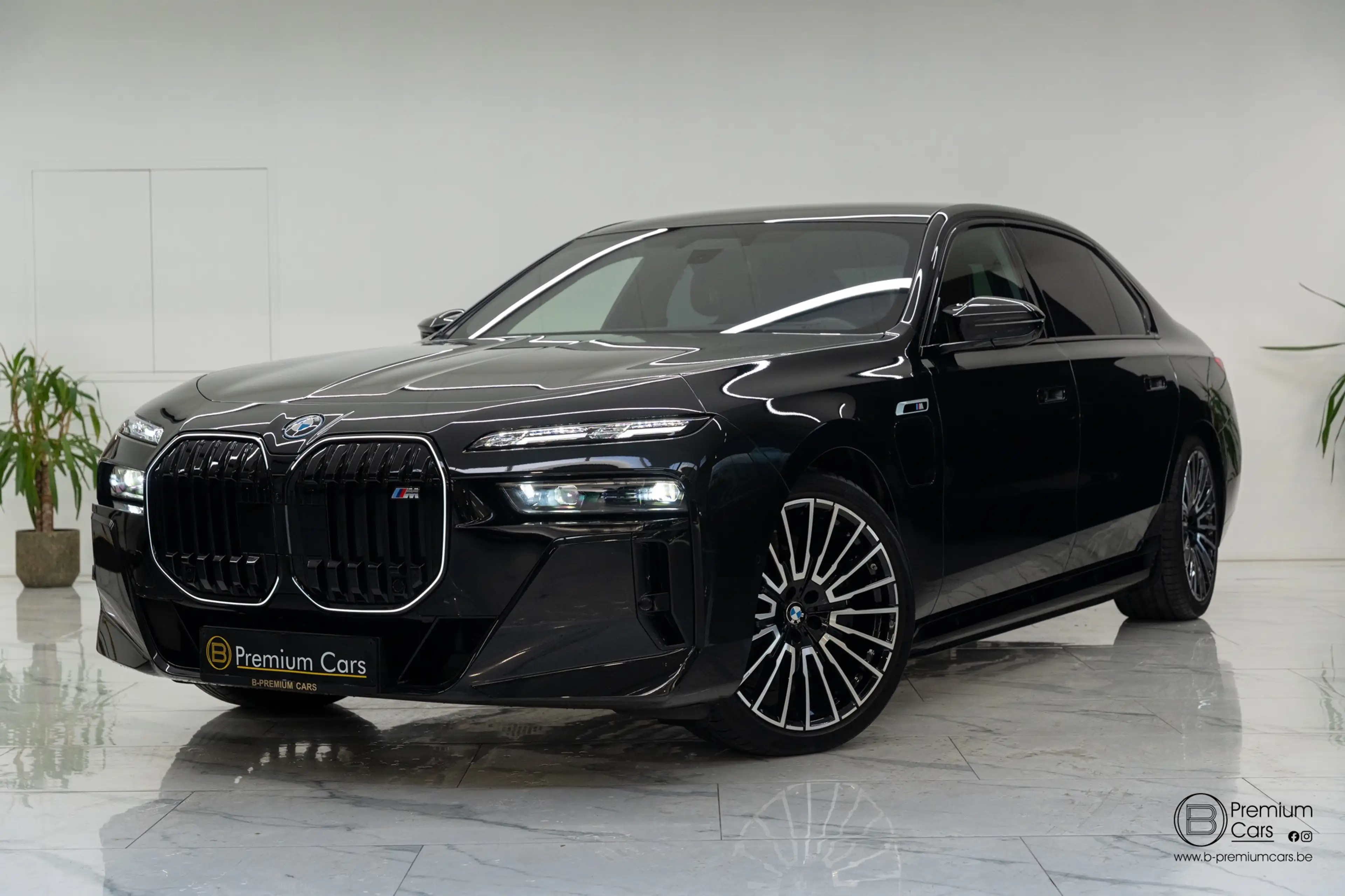 BMW 760 xDrive Individual! MEGA FULL OPTIONS!
