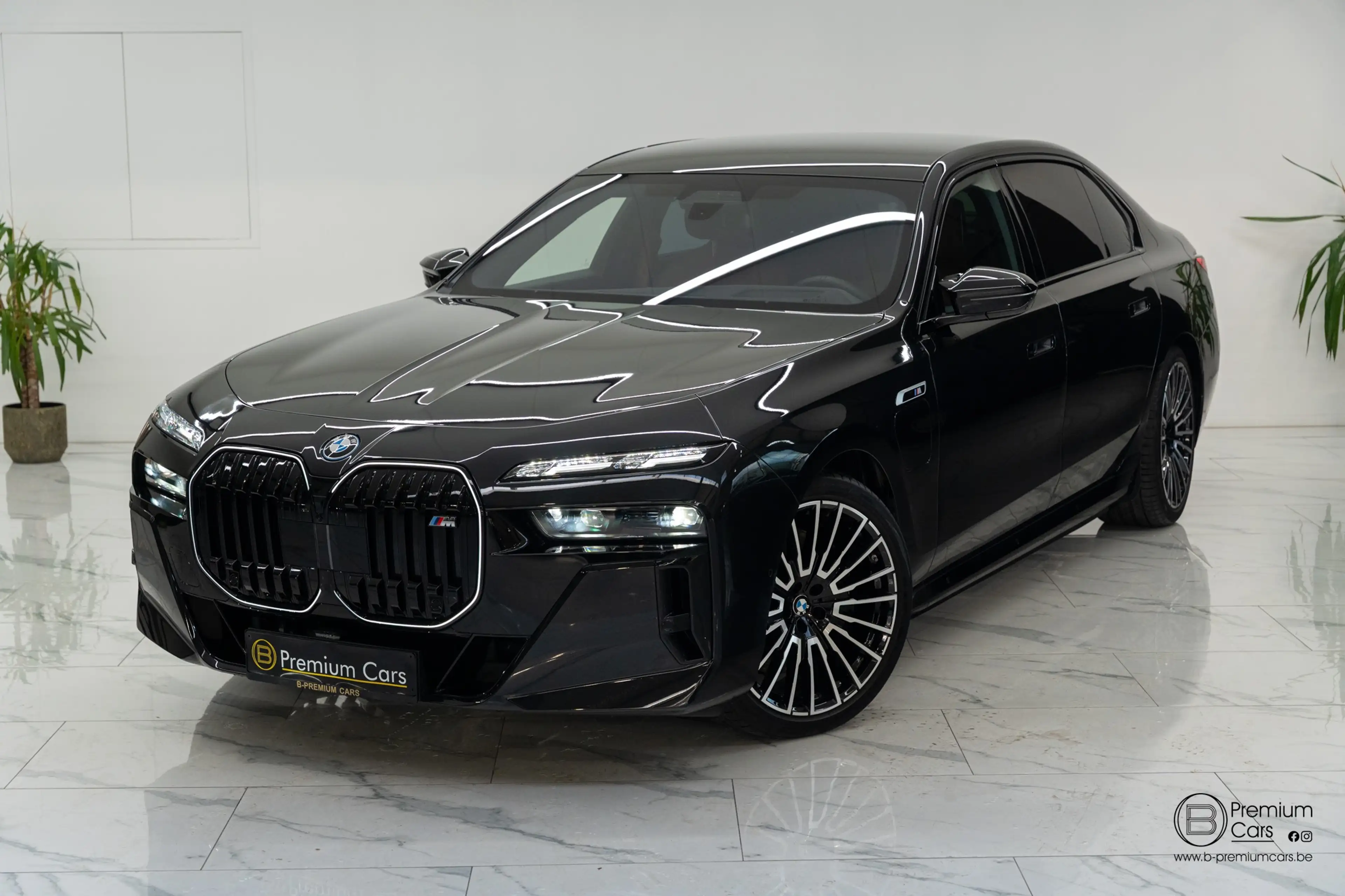 BMW 760 xDrive Individual! MEGA FULL OPTIONS! — photo 2