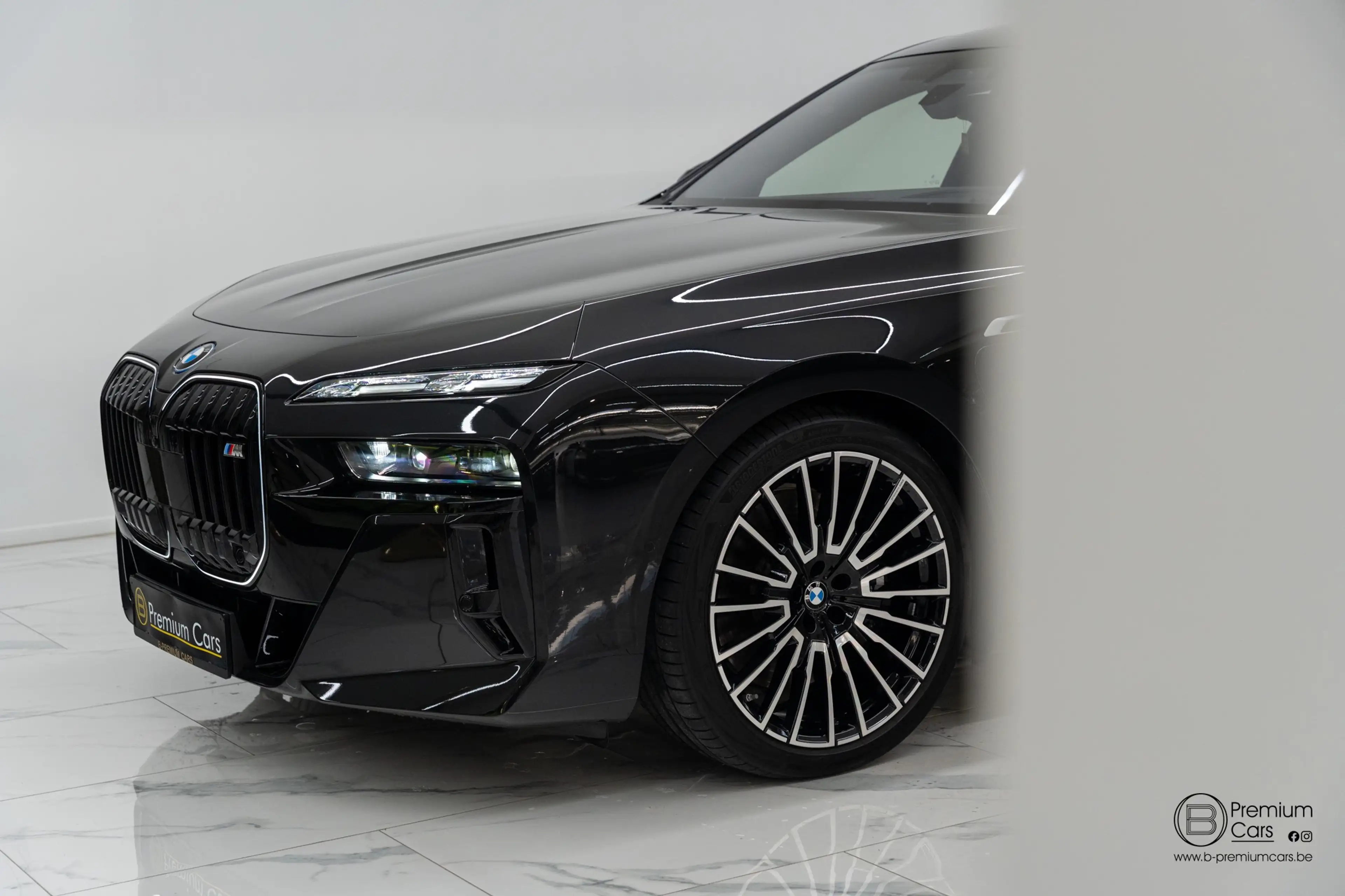 BMW 760 xDrive Individual! MEGA FULL OPTIONS! — photo 13
