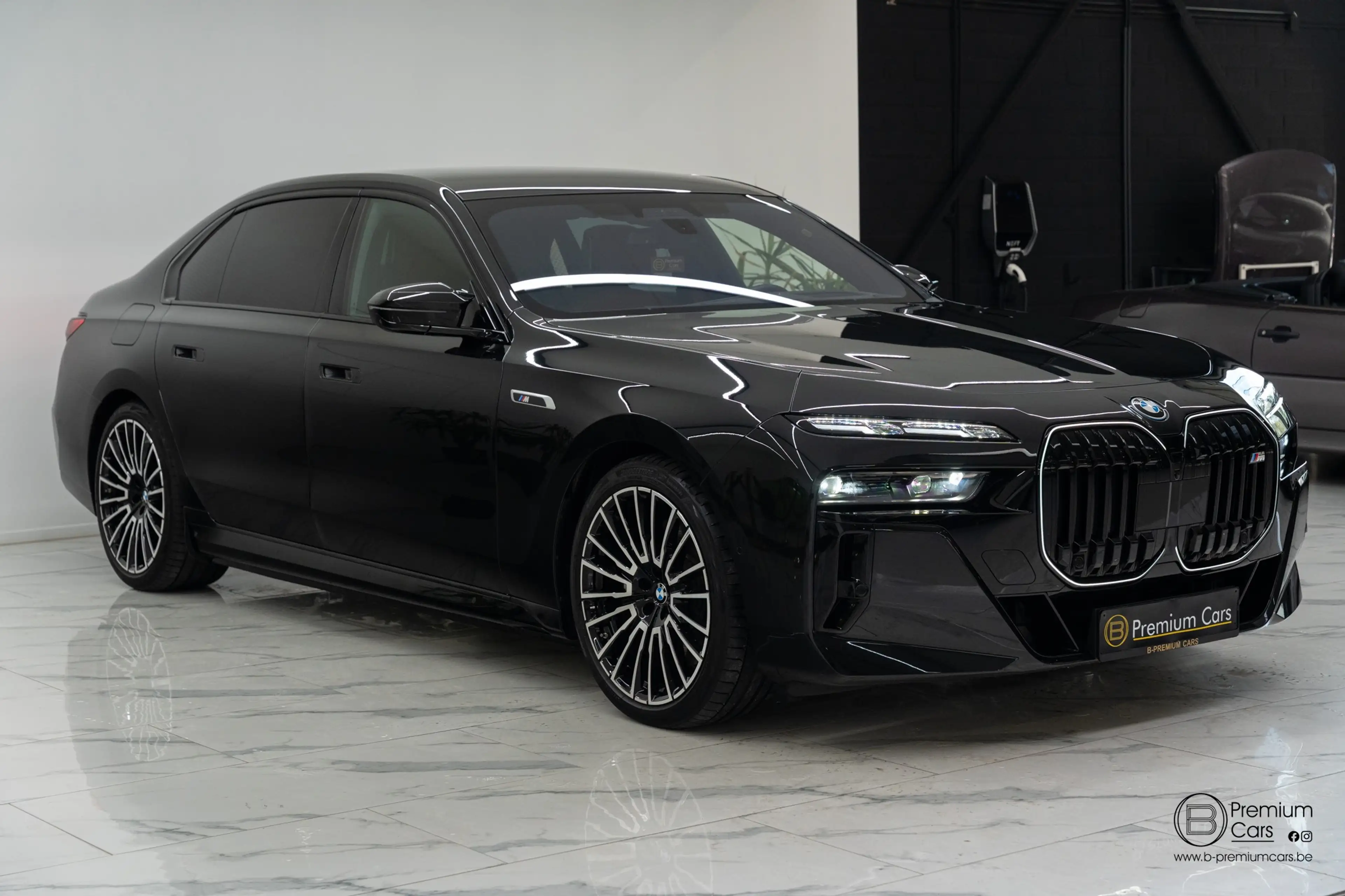 BMW 760 xDrive Individual! MEGA FULL OPTIONS! — photo 6
