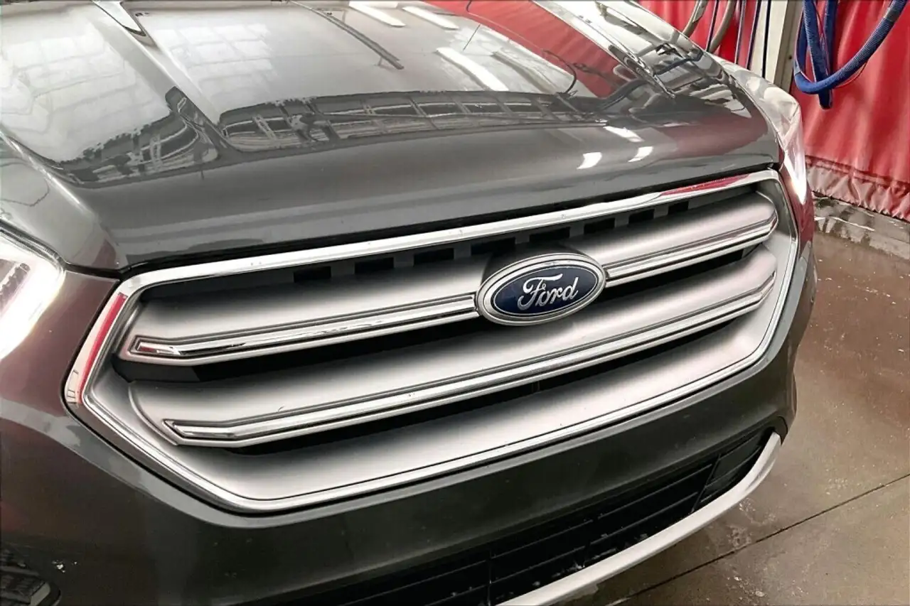 Ford Escape снимка Ford Escape
