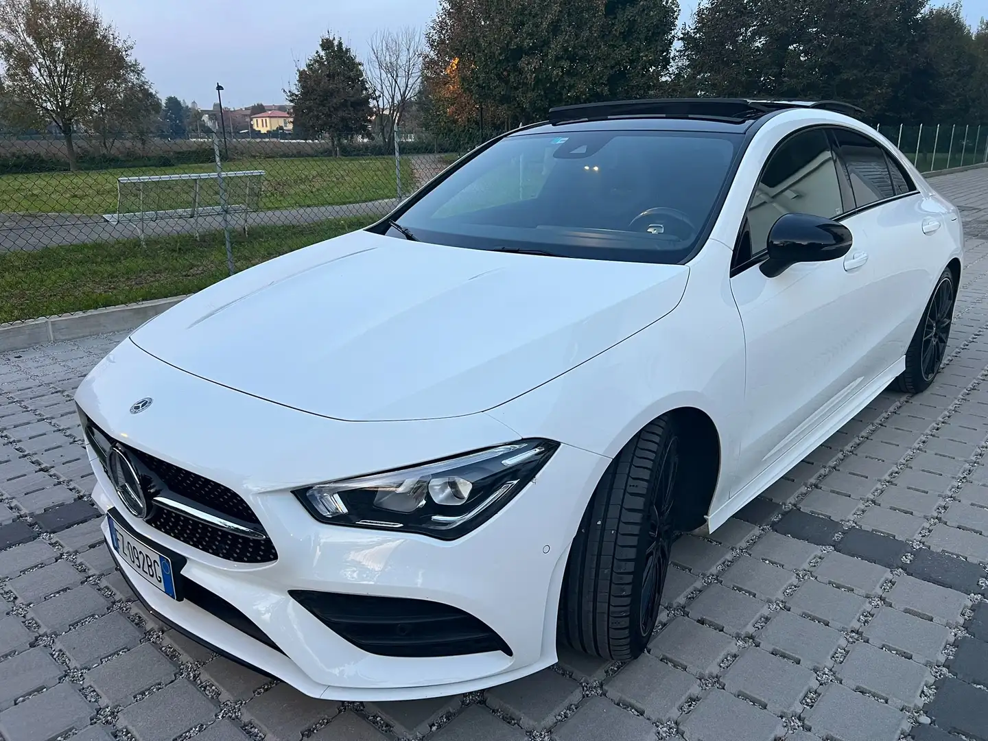 Mercedes-Benz CLA 200 CLA Coupe - C118 Coupe d Premium auto Bílá - 1
