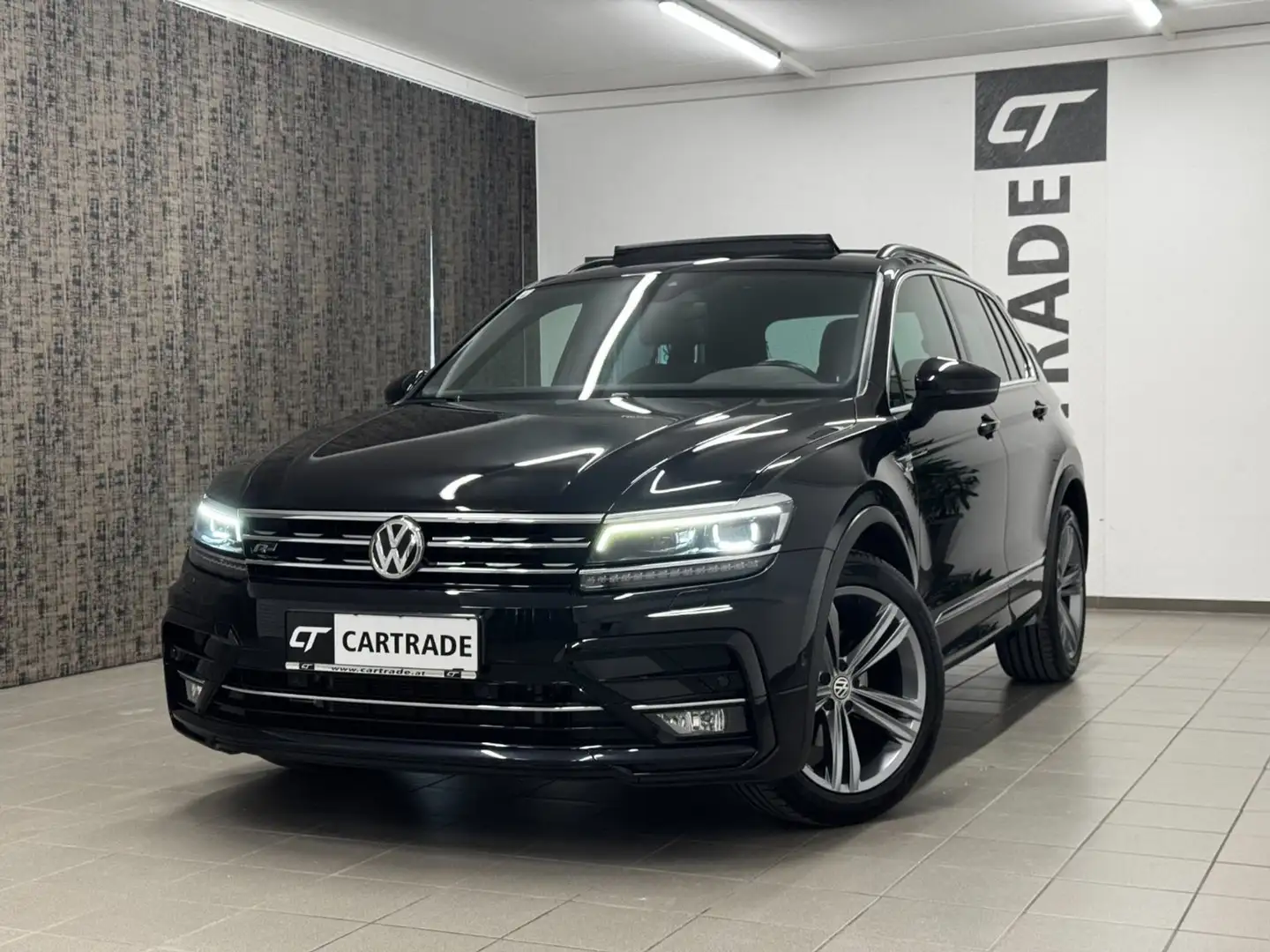 Volkswagen Tiguan 2.0 TDI BMT R-LINE 4Motion (EURO 6d-TE Schwarz - 1