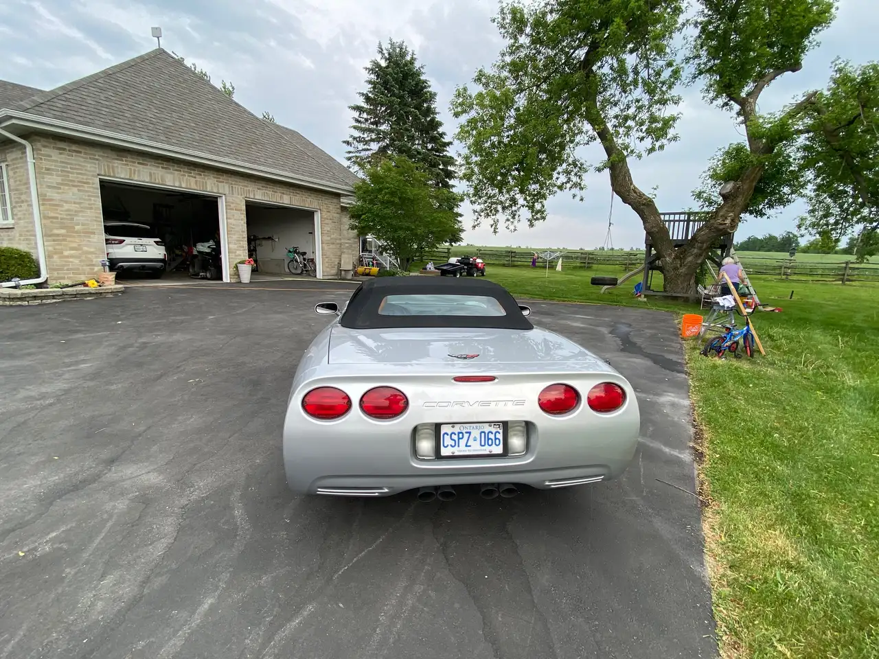 Chevrolet Corvette снимка Chevrolet Corvette