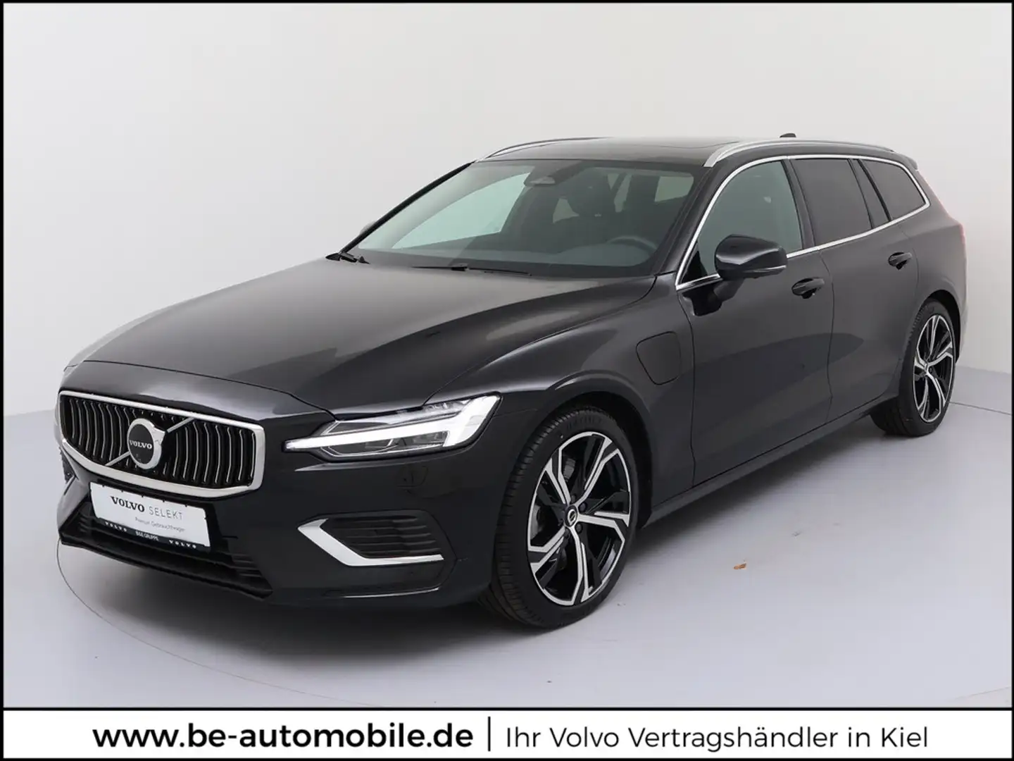 Volvo V60 Kombi T6 Plus Bright Recharge Plug-In Hybrid AWD Schwarz - 1