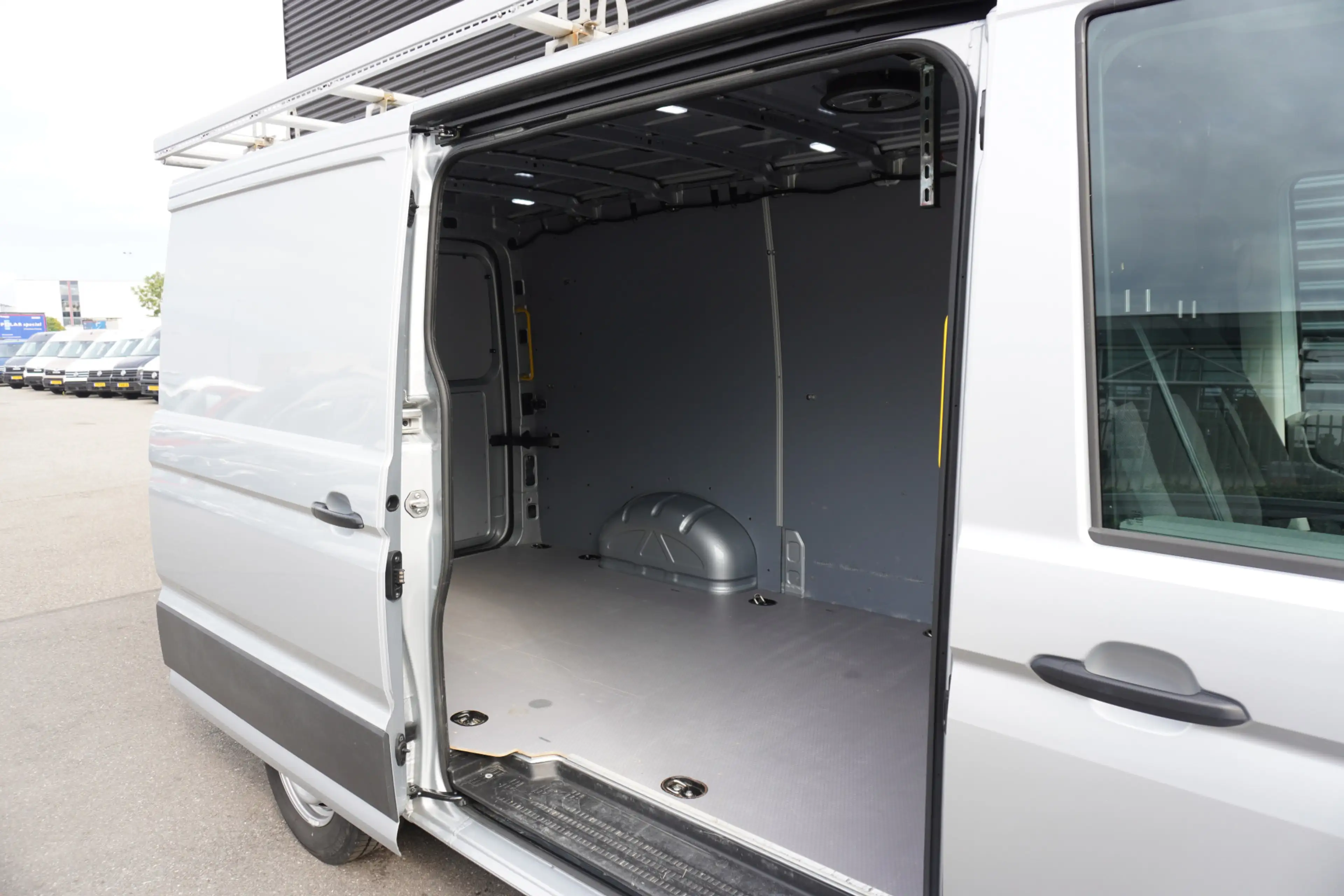 Volkswagen Crafter 140pk Automaat L3H2/L2H1 Apple carplay Trekhaak Na — photo 14