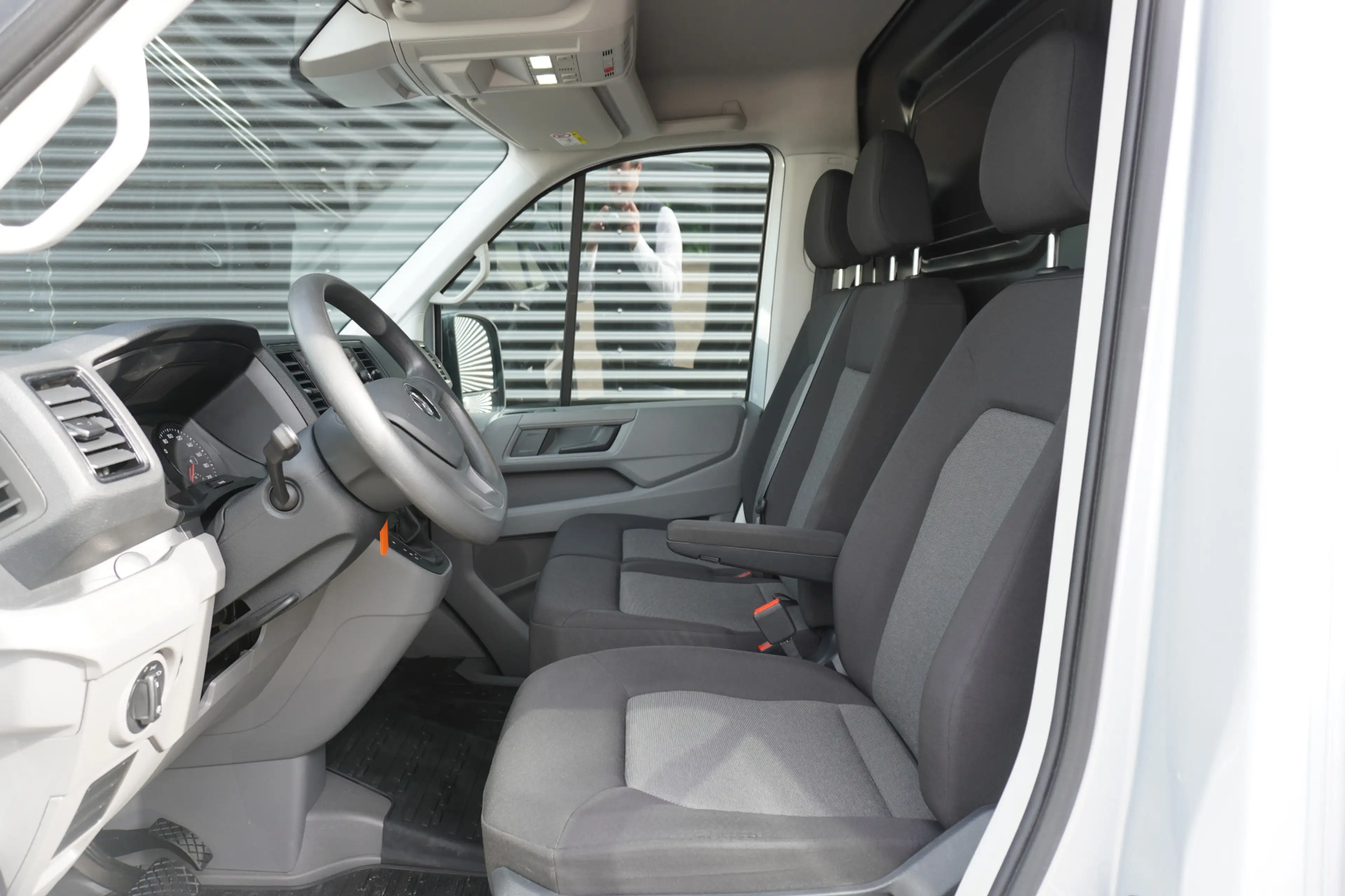 Volkswagen Crafter 140pk Automaat L3H2/L2H1 Apple carplay Trekhaak Na — photo 9