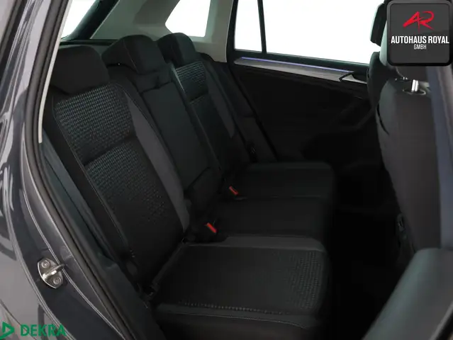 Volkswagen Tiguan view 12