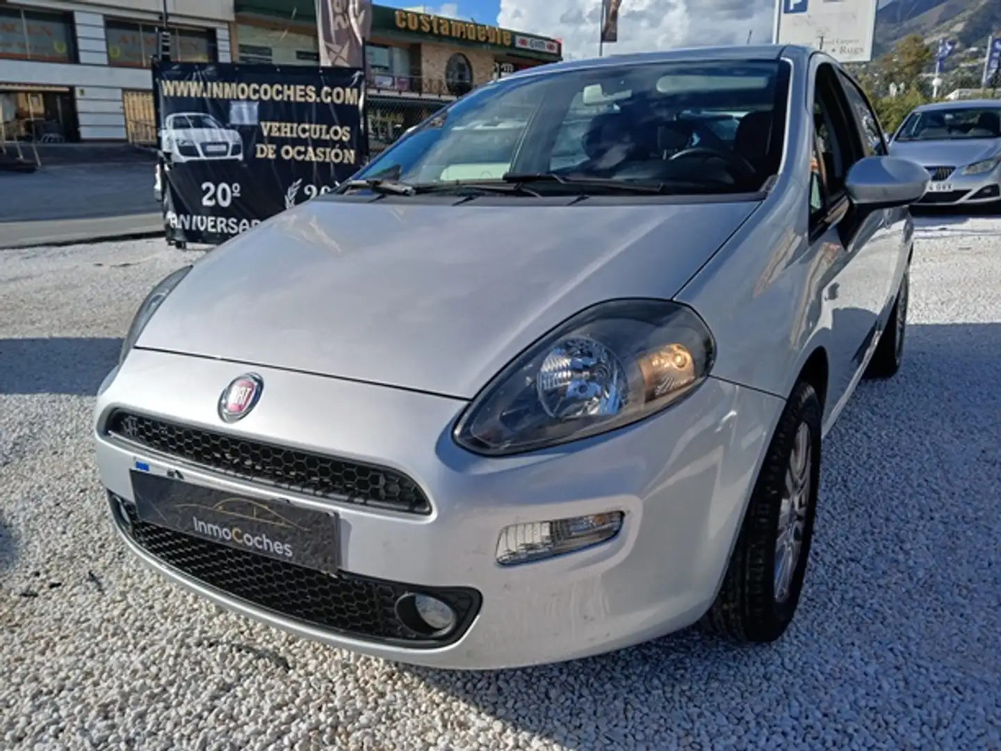 Fiat Punto 1.4 S&S Easy Gris - 1