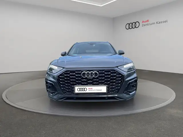 Audi Q5 view 10