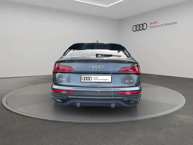 Audi Q5 view 6