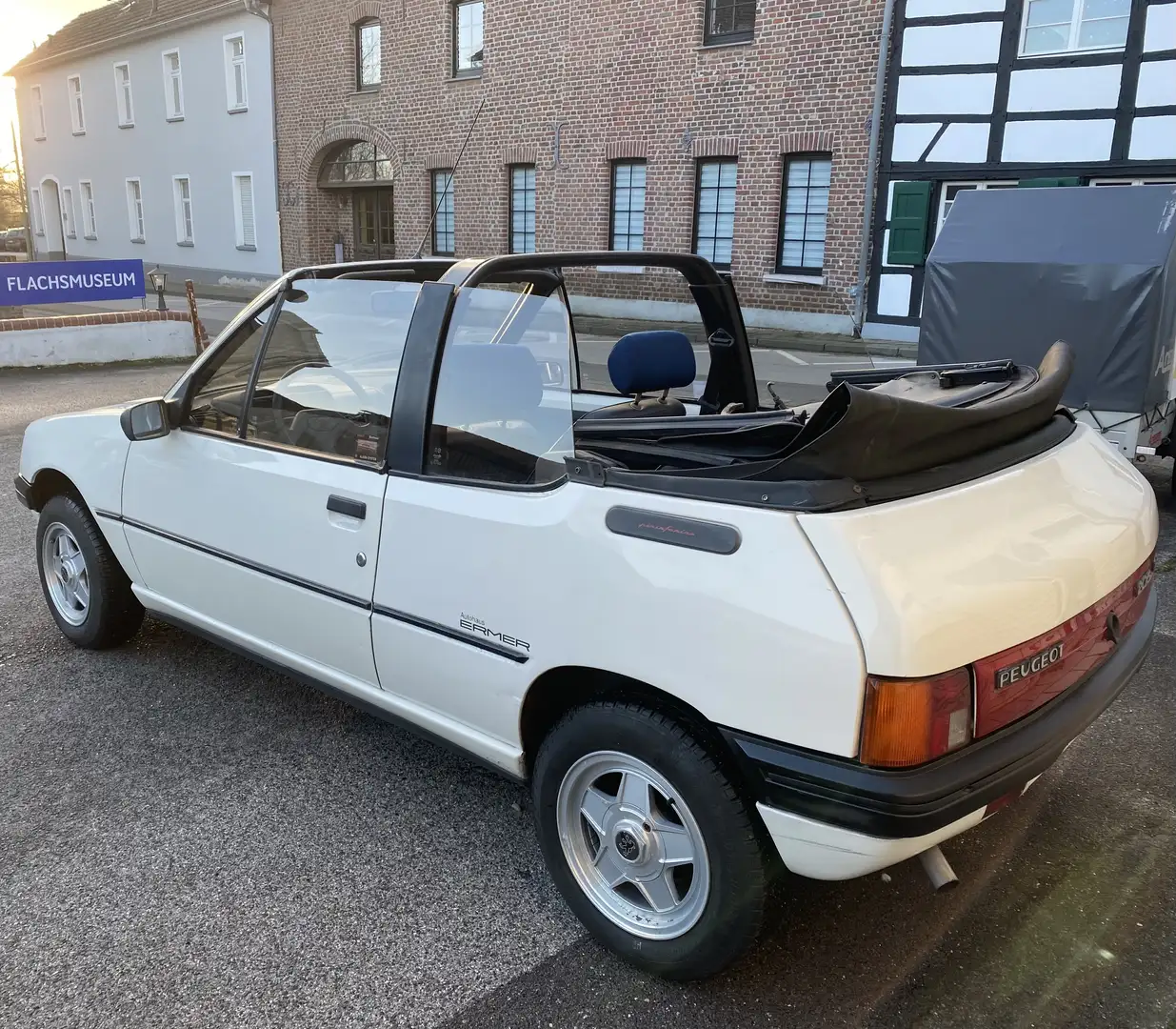 Peugeot 205 Cabiro  Oldtimer voll fahrbereit ohne TüV Blanco - 1