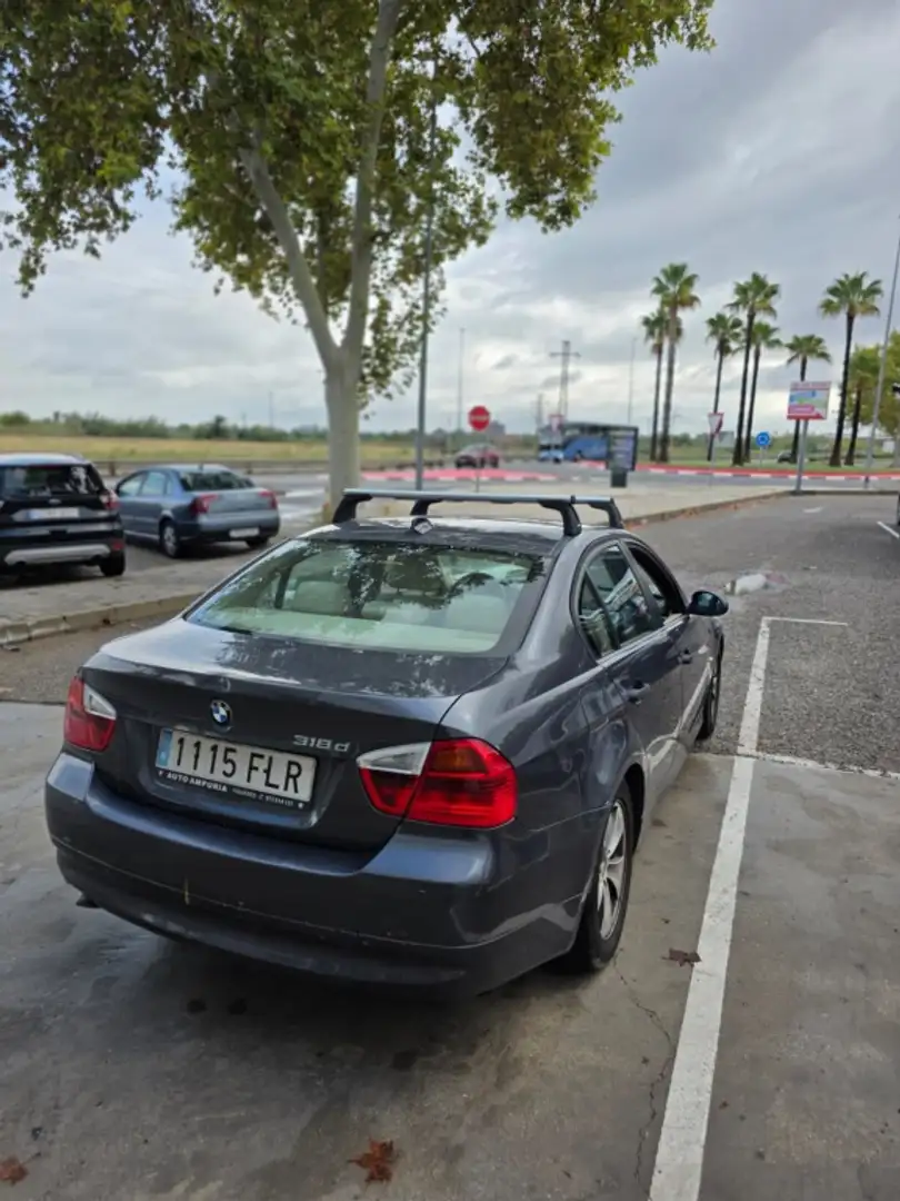BMW 318 318d Gris - 2