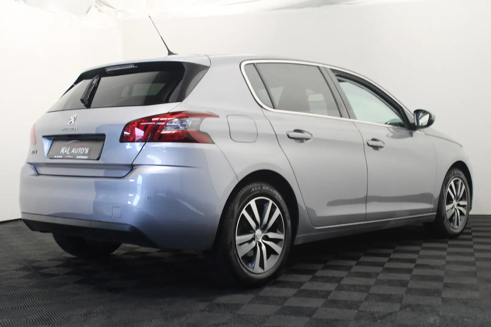 Peugeot 308 1.2 PureTech Allure |Navi|Camera| Grau - 2