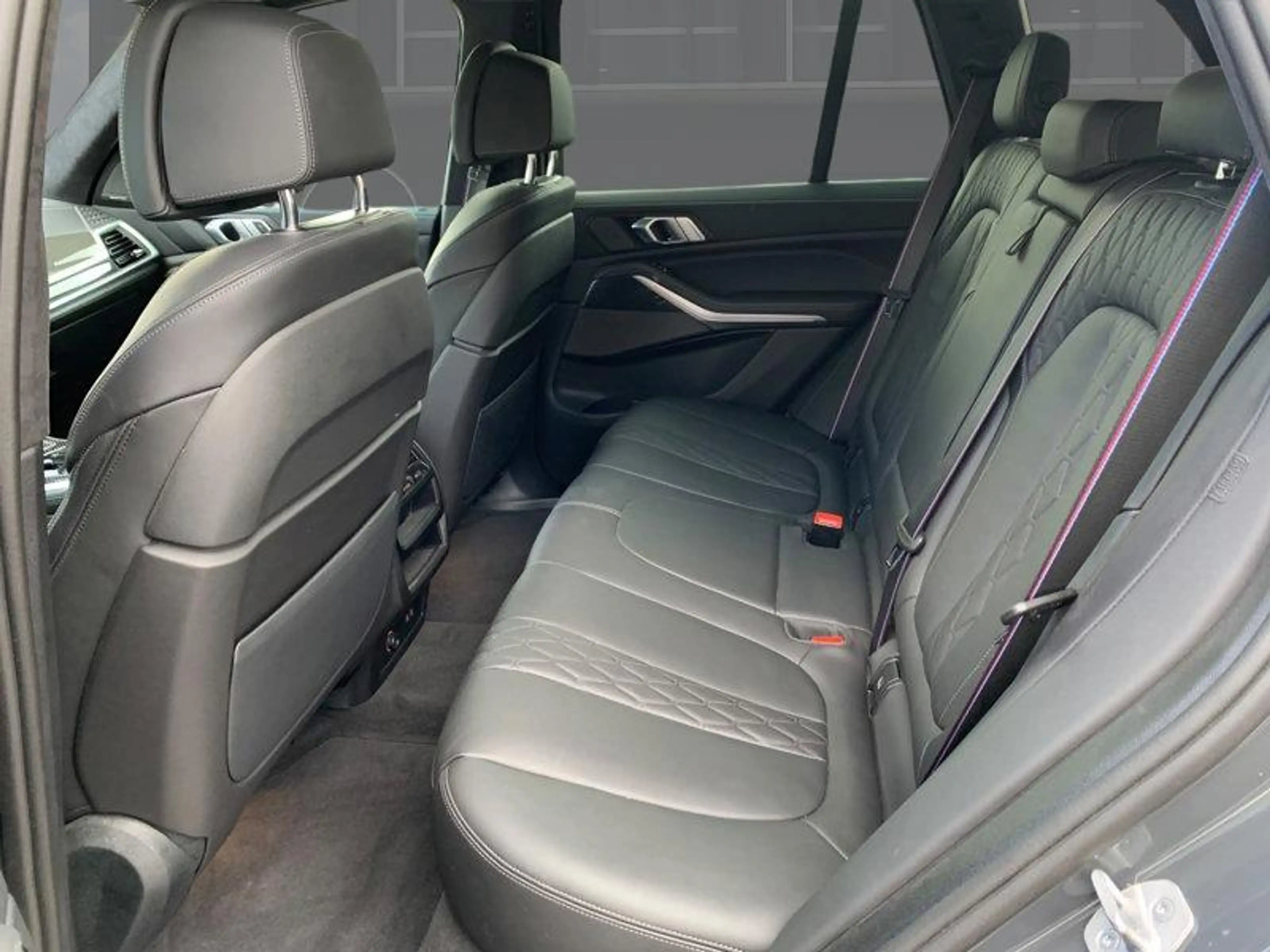 BMW X5 50 e xDrive M Sport — photo 7