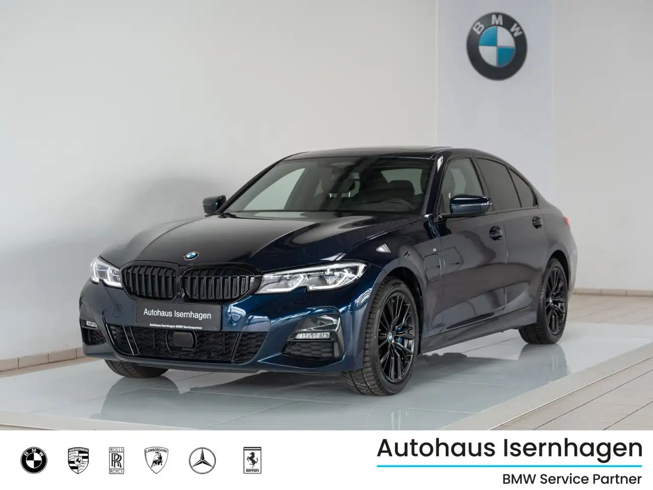 BMW 330 Berline in Blauw tweedehands in Isernhagen voor € 36.999,-