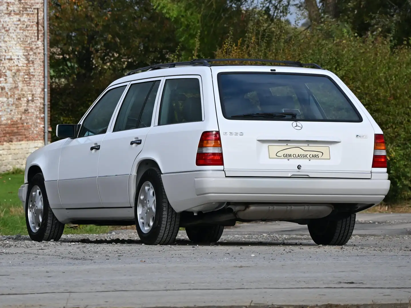 Mercedes-Benz E 320 WAGON "One owner with 27K Miles !" Blanc - 2