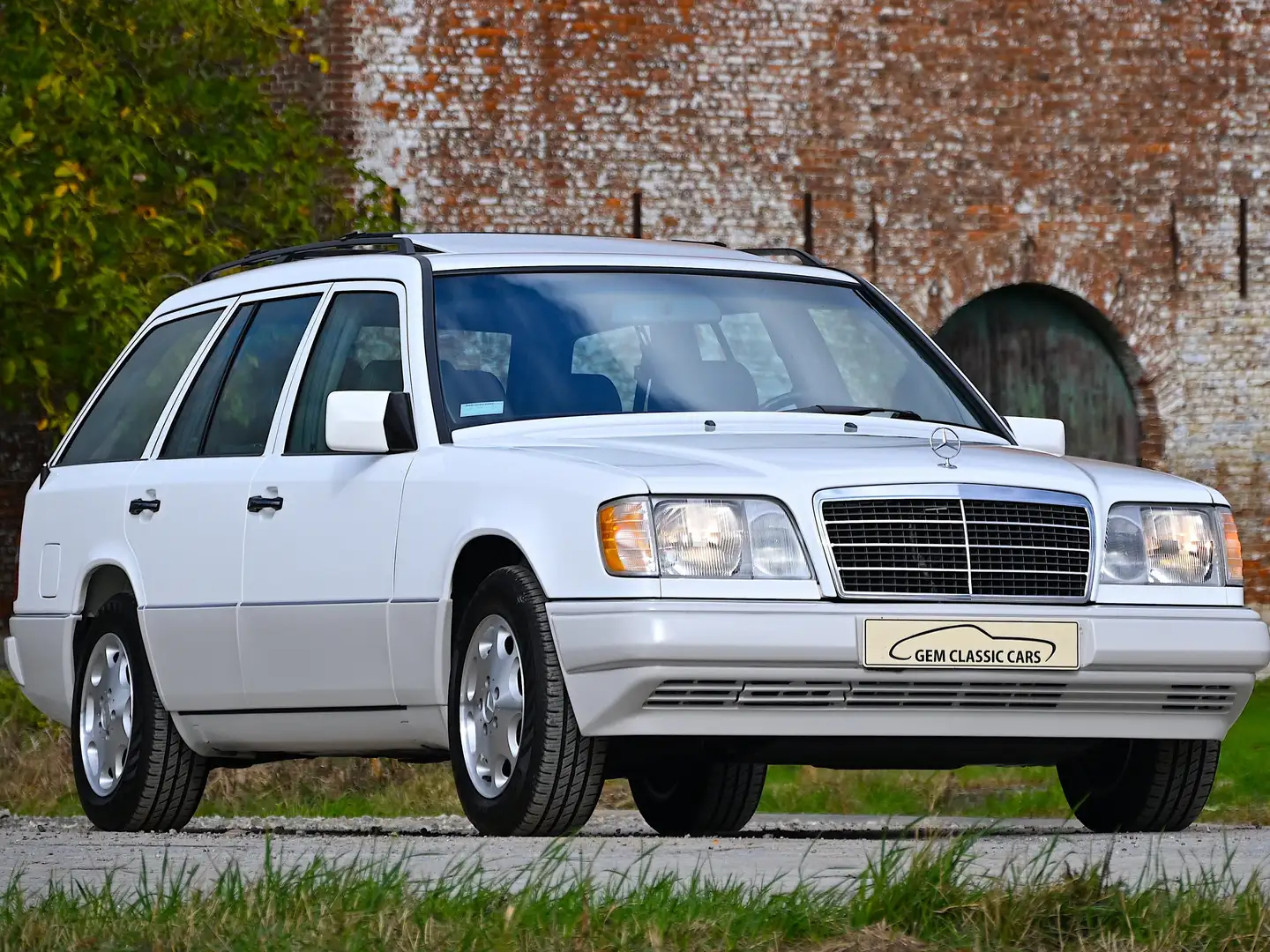 Mercedes-Benz E 320 WAGON "One owner with 27K Miles !" Blanc - 1