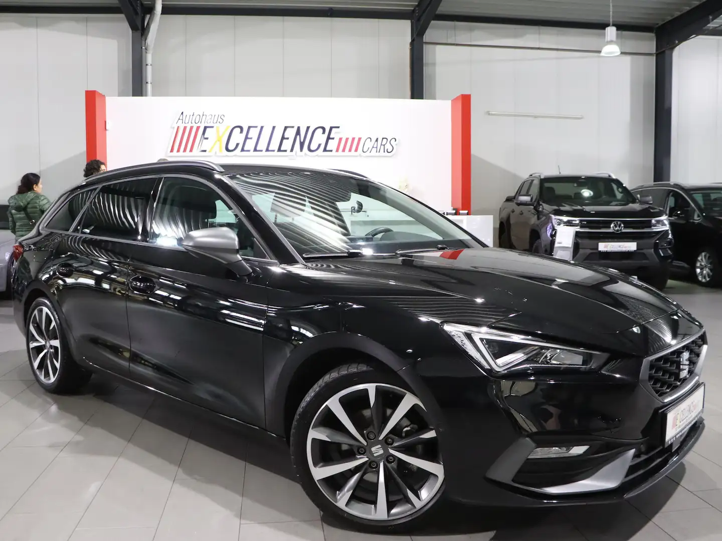SEAT Leon ST 1.5 eTSI DSG BUSINESS FR-SPORT LEDER,LED Schwarz - 2
